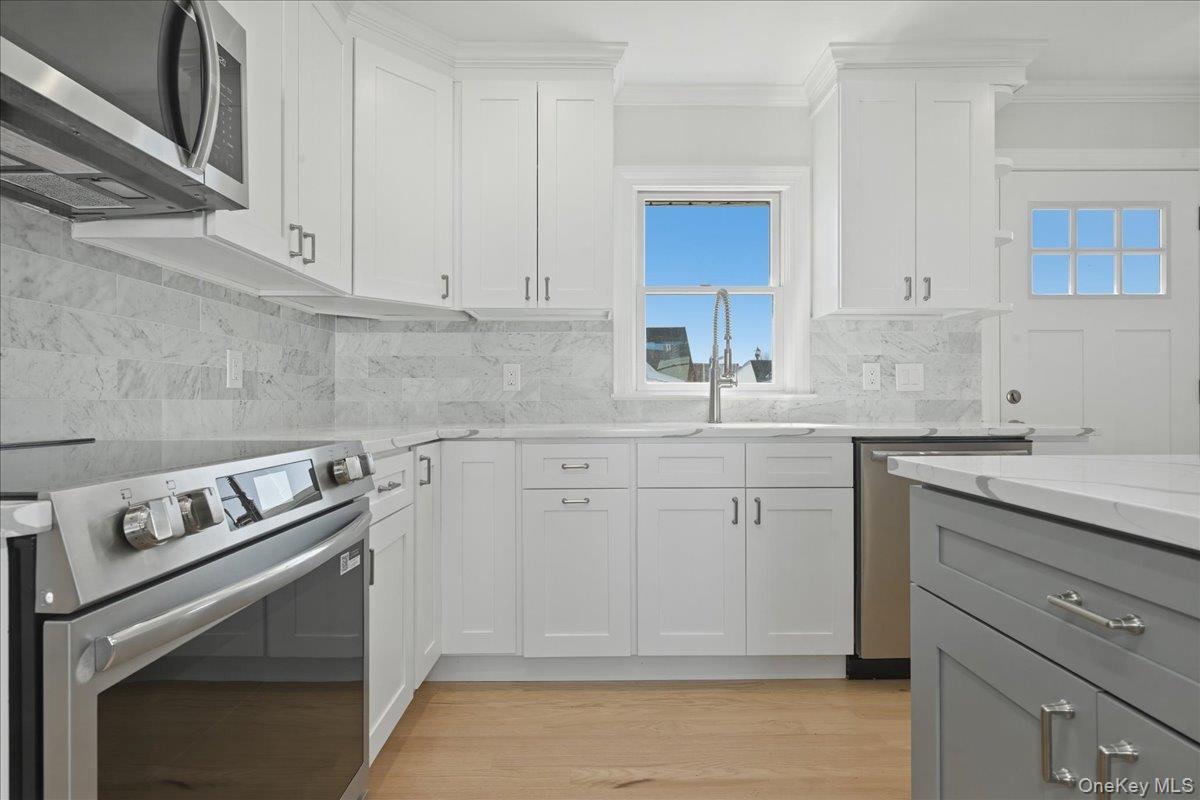 #7 photo, 38 Bobolink Lane, ناسو Levittown , NY 11756