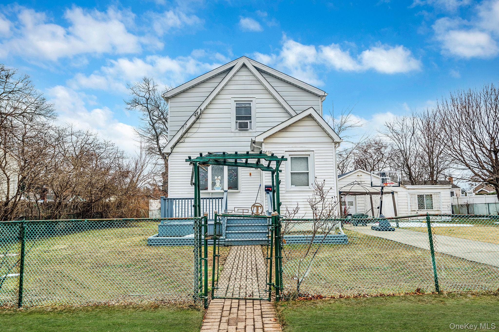 #2 photo, 180 25th Street, 東長島 Copiague , NY 11726