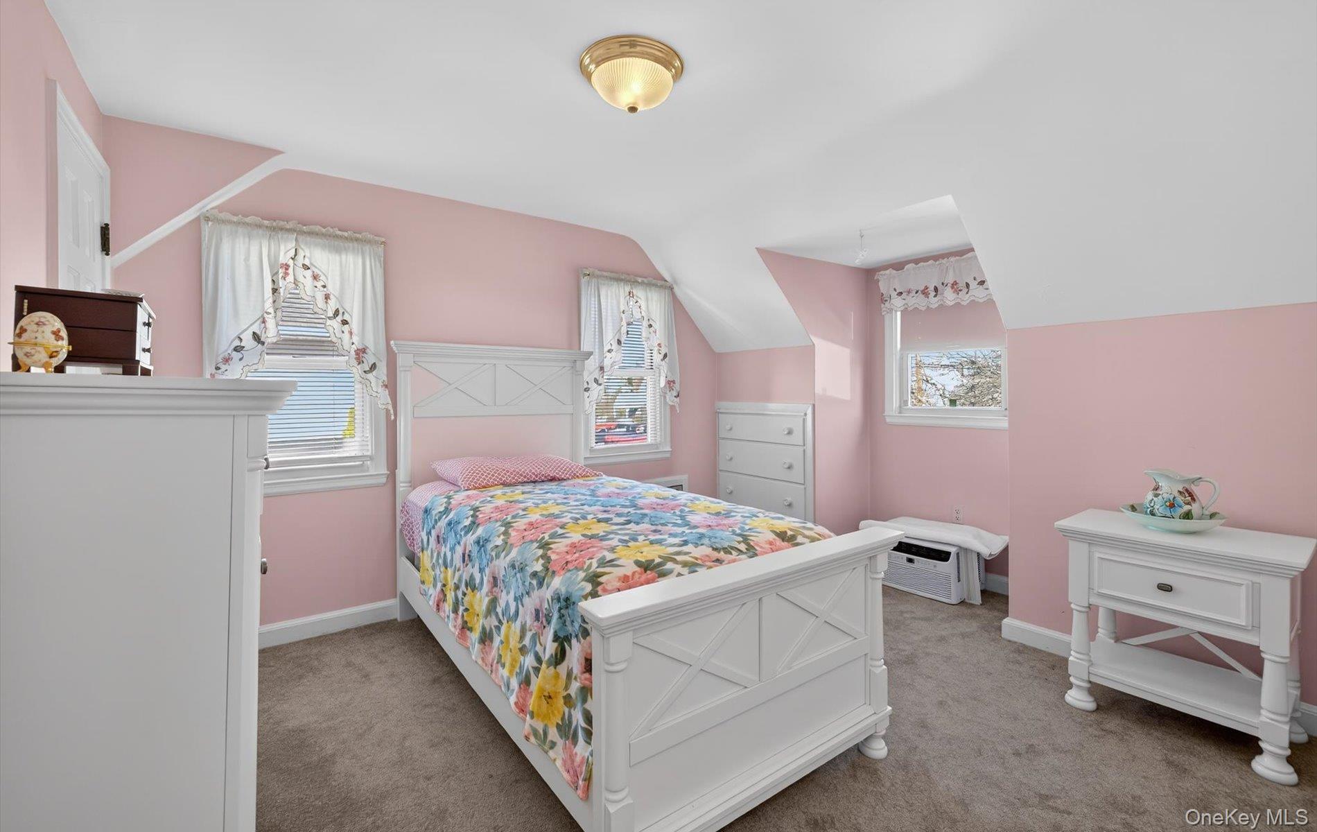 #14 photo, 3992 William Street, Нассау ‖ Seaford , NY 11783