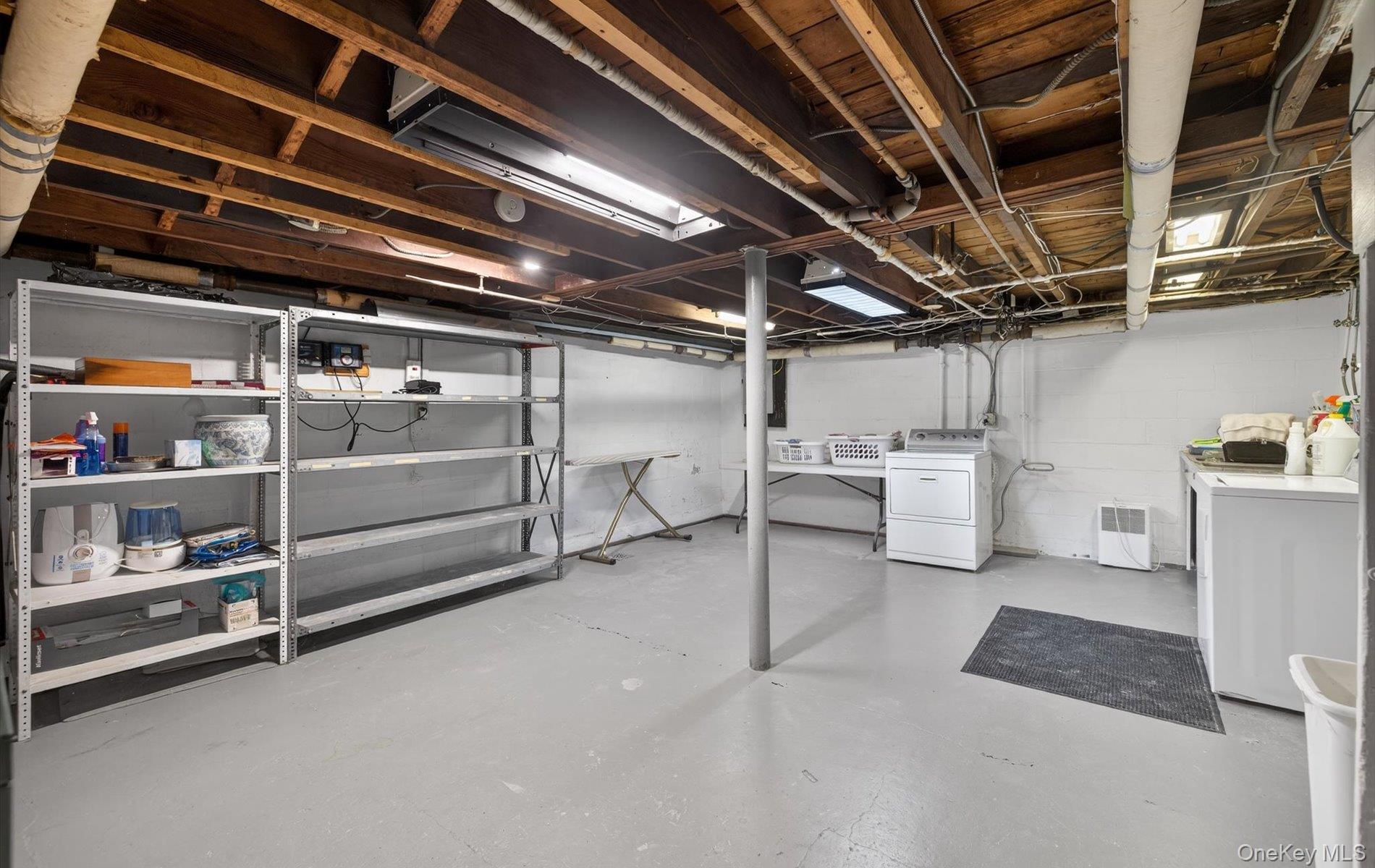 #20 photo, 3992 William Street, Нассау ‖ Seaford , NY 11783