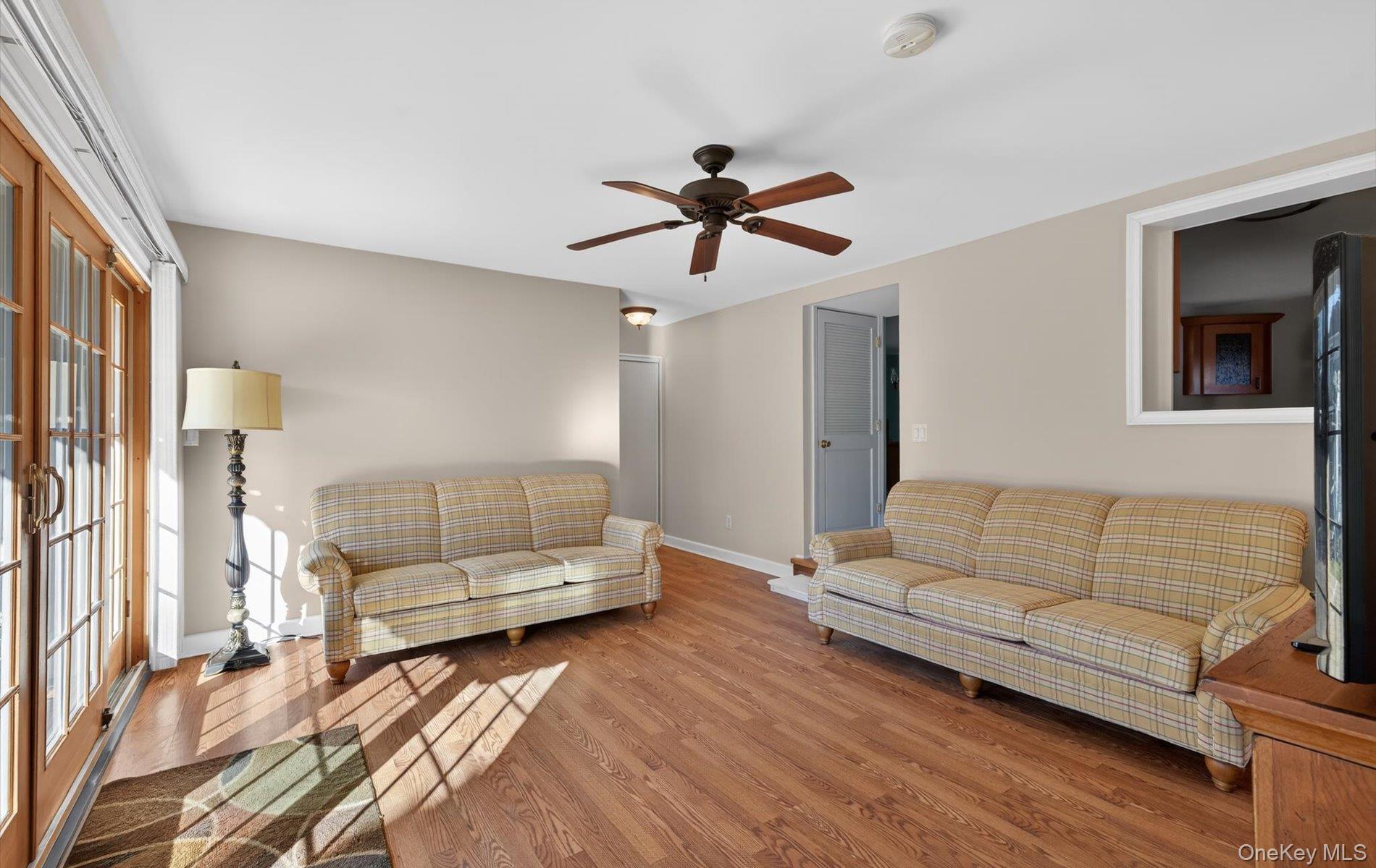 #9 photo, 3992 William Street, Нассау ‖ Seaford , NY 11783