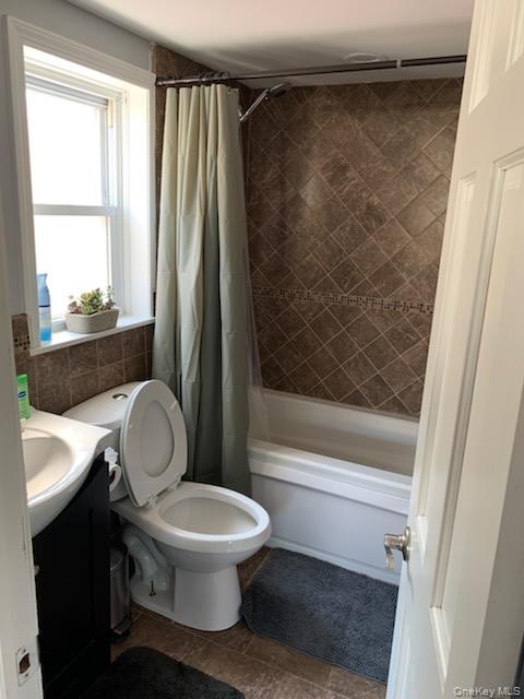 #12 photo, 81 Barnes Street, नासाउ काउंटी Long Beach , NY 11561