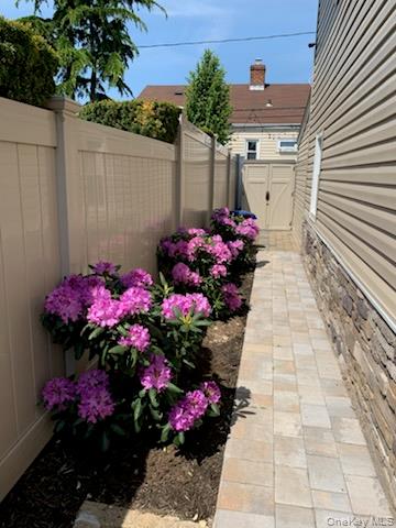 #9 photo, 81 Barnes Street, नासाउ काउंटी Long Beach , NY 11561