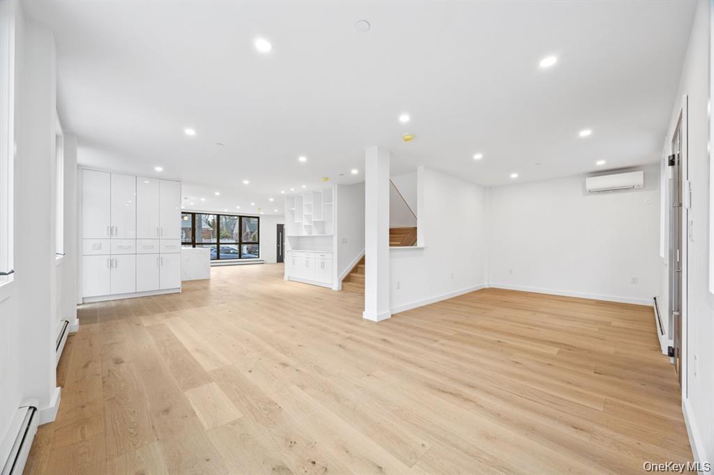 #10 photo, 33-03 213th Street, Bayside , NY 11361