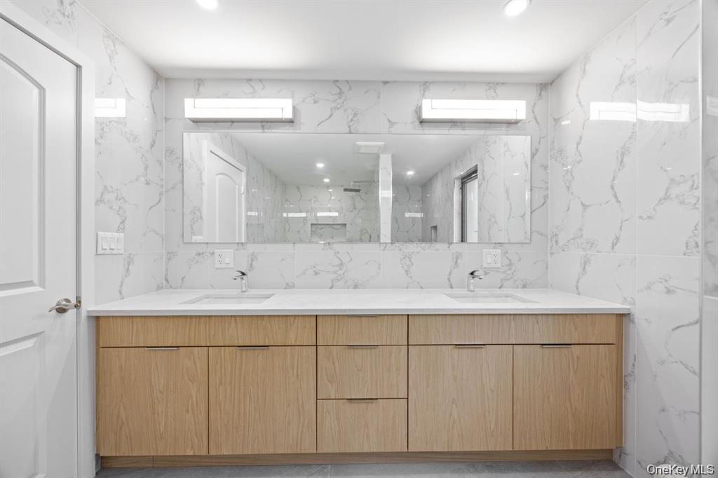 #18 photo, 33-03 213th Street, Bayside , NY 11361