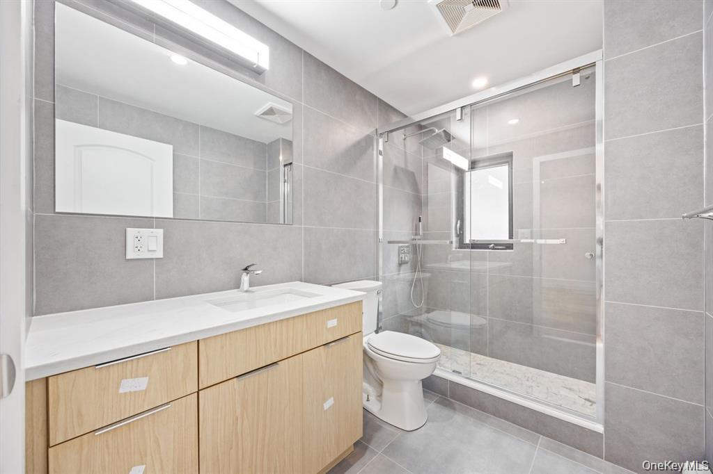 #19 photo, 33-03 213th Street, Bayside , NY 11361