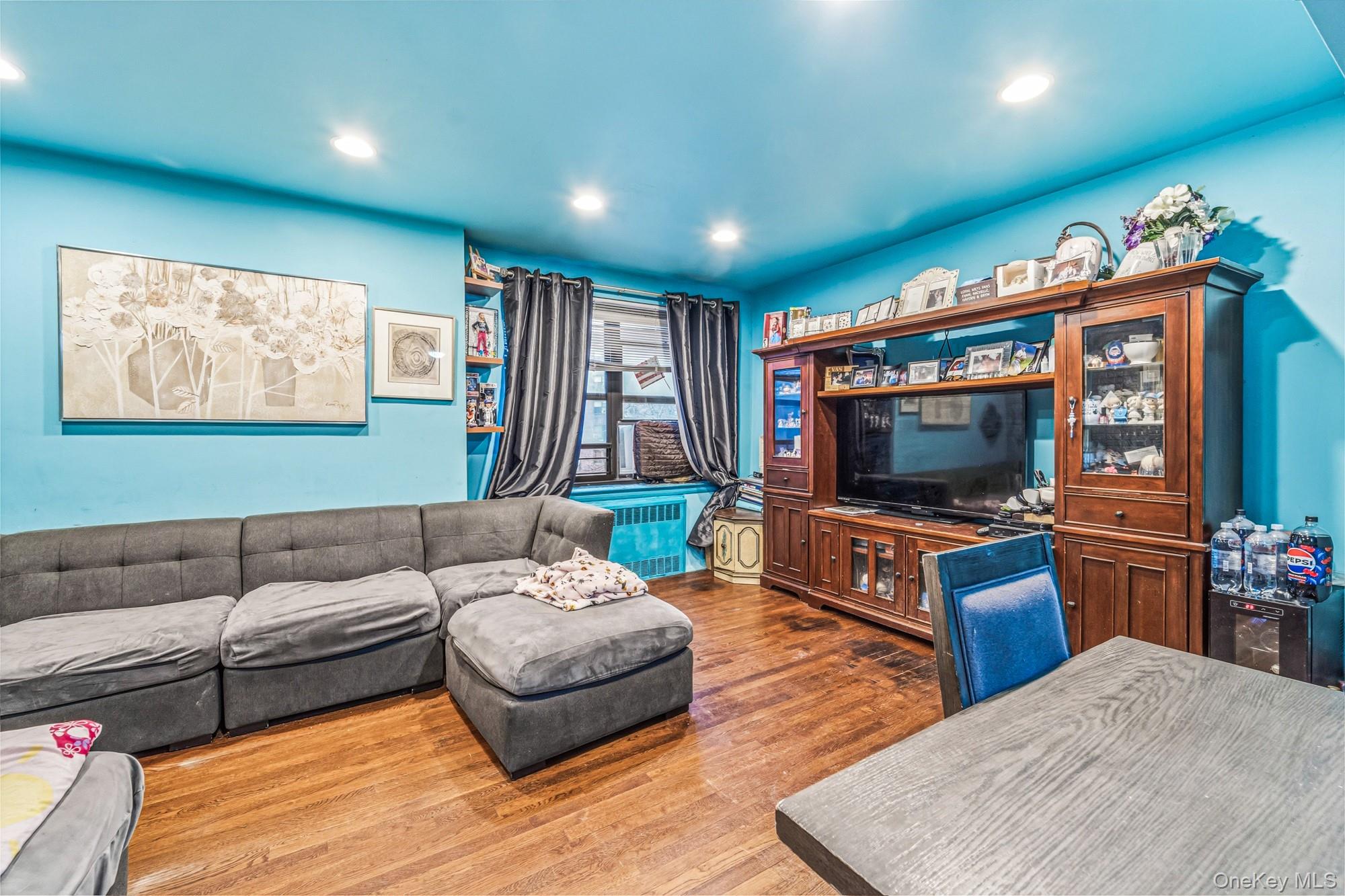 #1 photo, 14008 28th Road, कुईंस Flushing , NY 11354