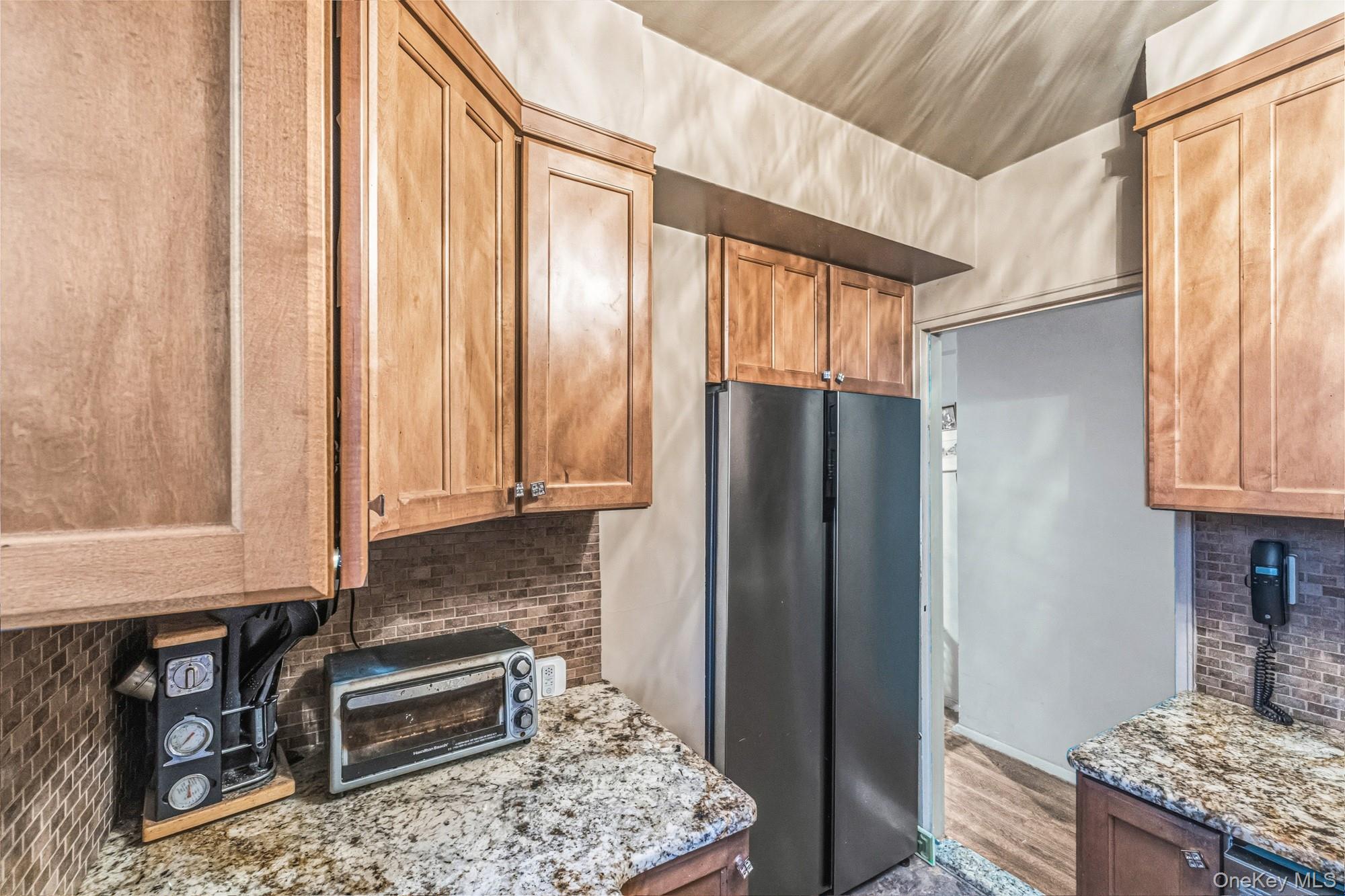 #12 photo, 14008 28th Road, कुईंस Flushing , NY 11354