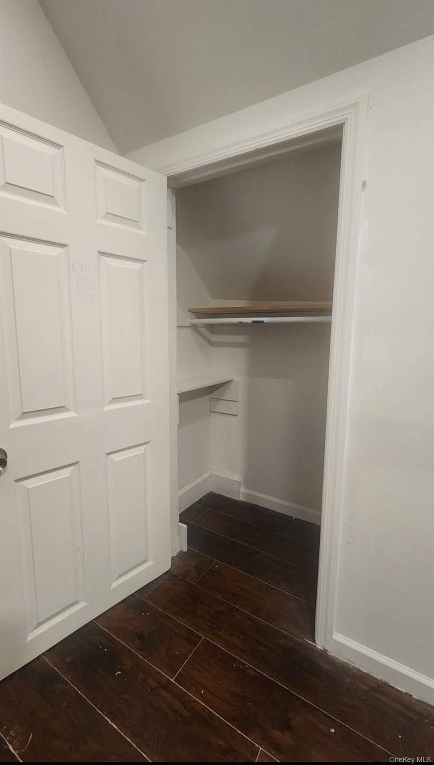 #10 photo, 10 Ross Avenue, מחוז סאפוק Bay Shore , NY 11706