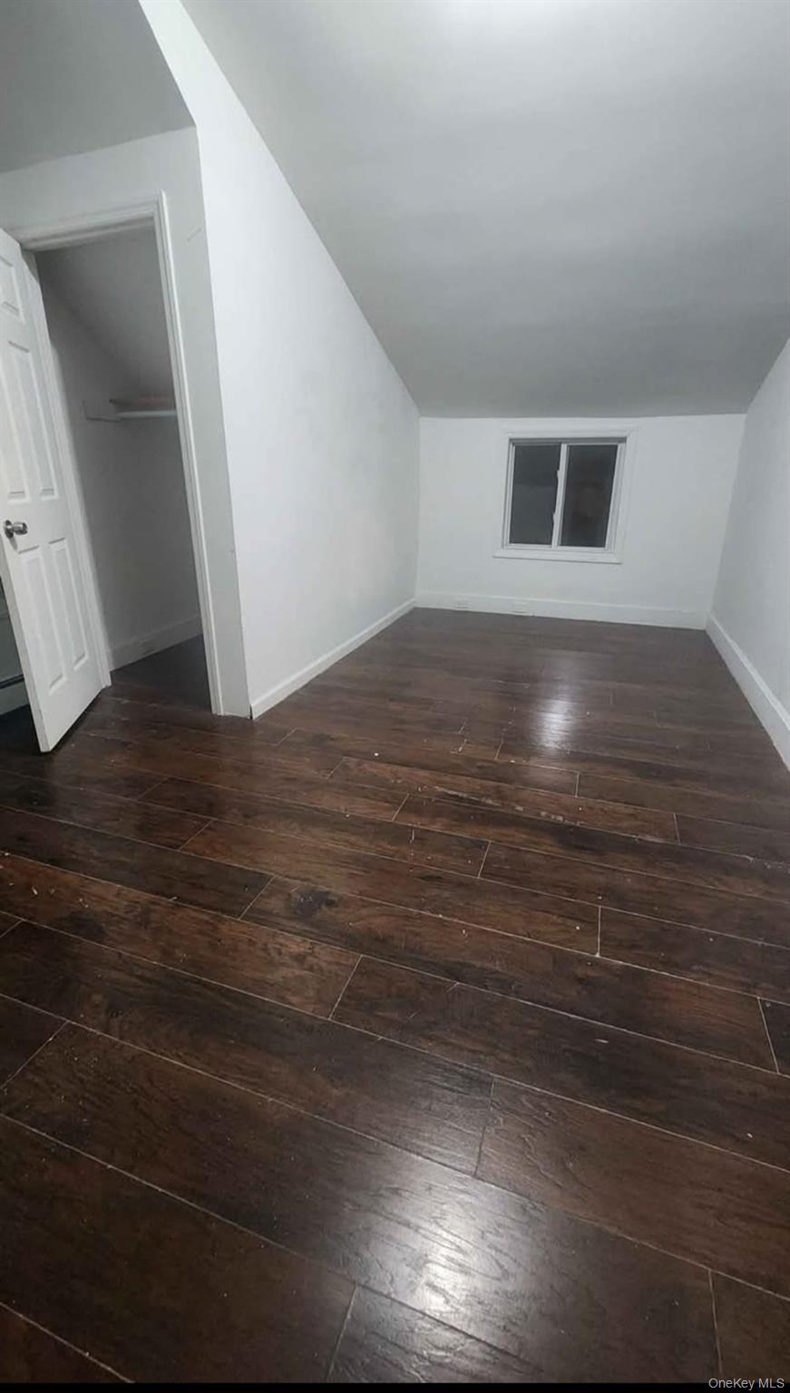 #8 photo, 10 Ross Avenue, מחוז סאפוק Bay Shore , NY 11706