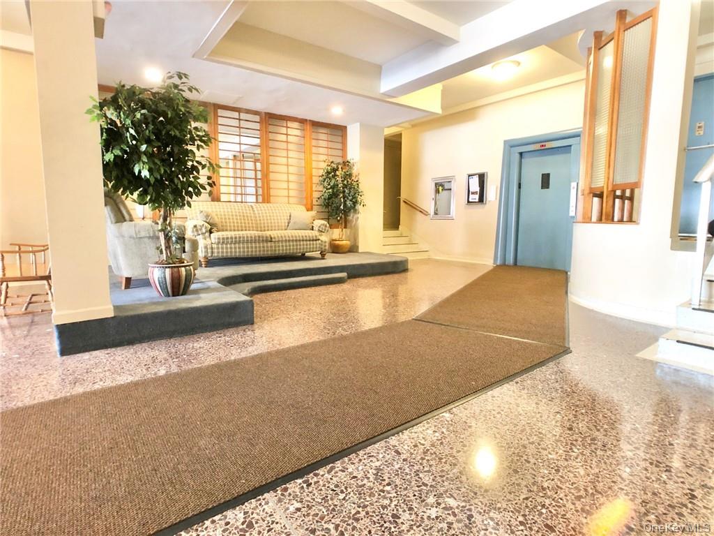 #2 photo, 10 Lake Street, White Plains , NY 10603