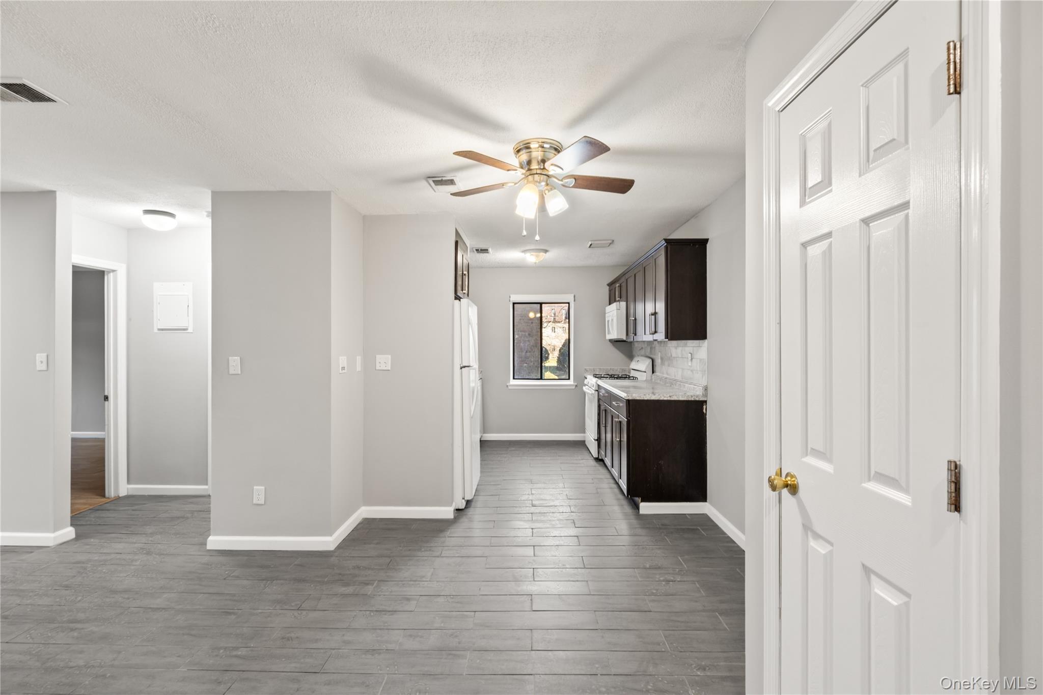 #5 photo, 402 Kennedy Drive, 紐約州 Spring Valley , NY 10977