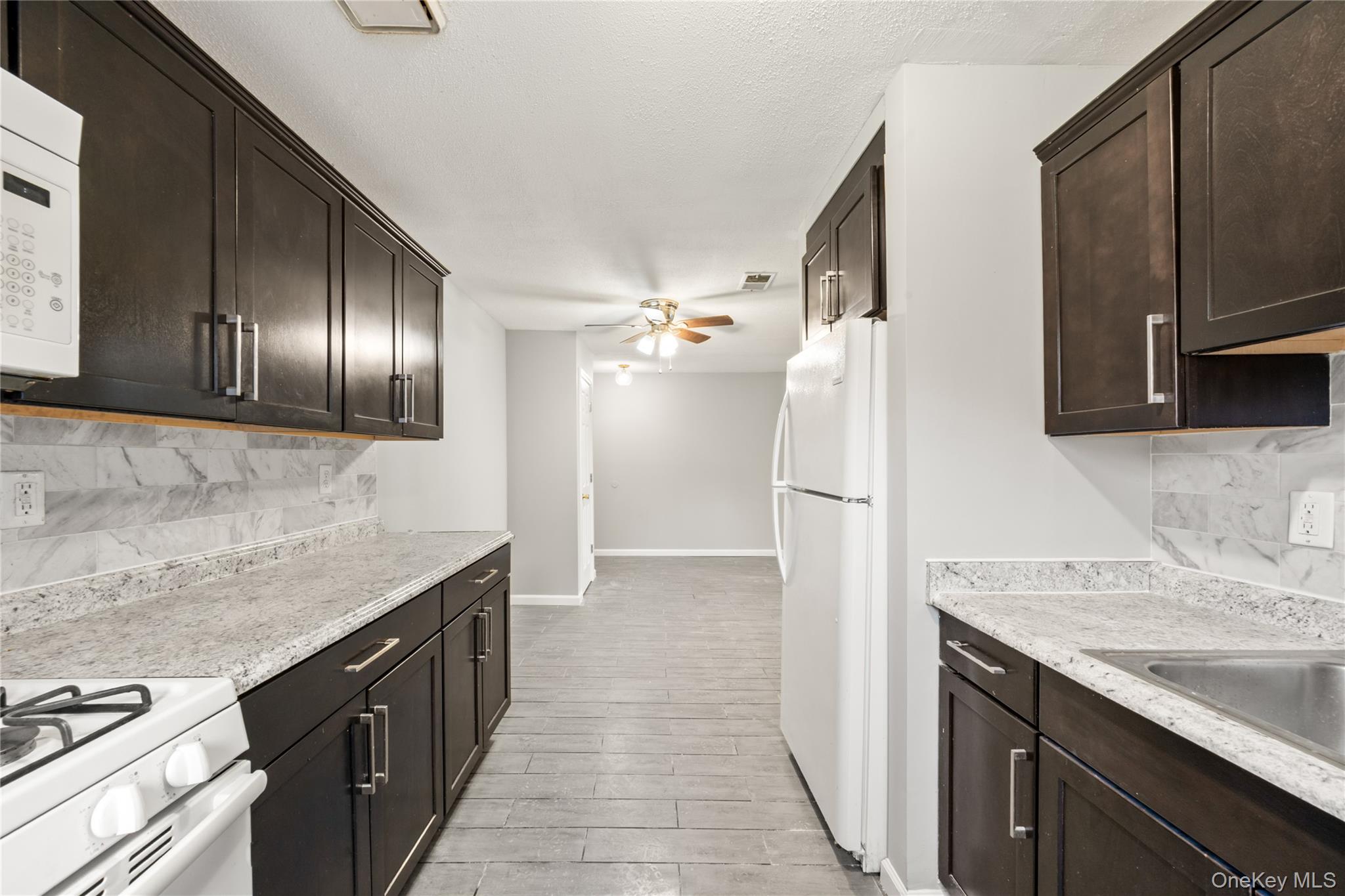 #7 photo, 402 Kennedy Drive, 紐約州 Spring Valley , NY 10977