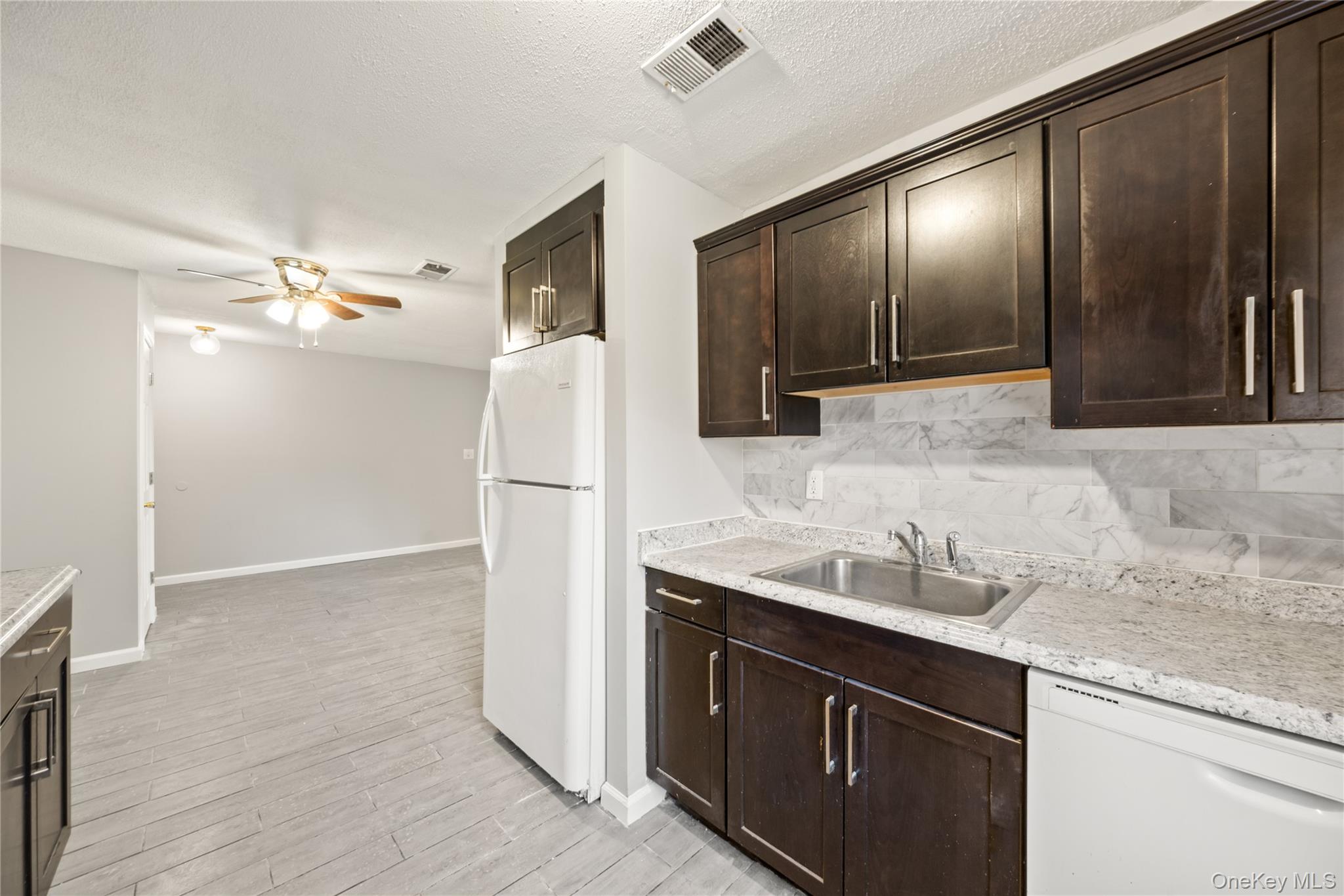 #8 photo, 402 Kennedy Drive, 紐約州 Spring Valley , NY 10977