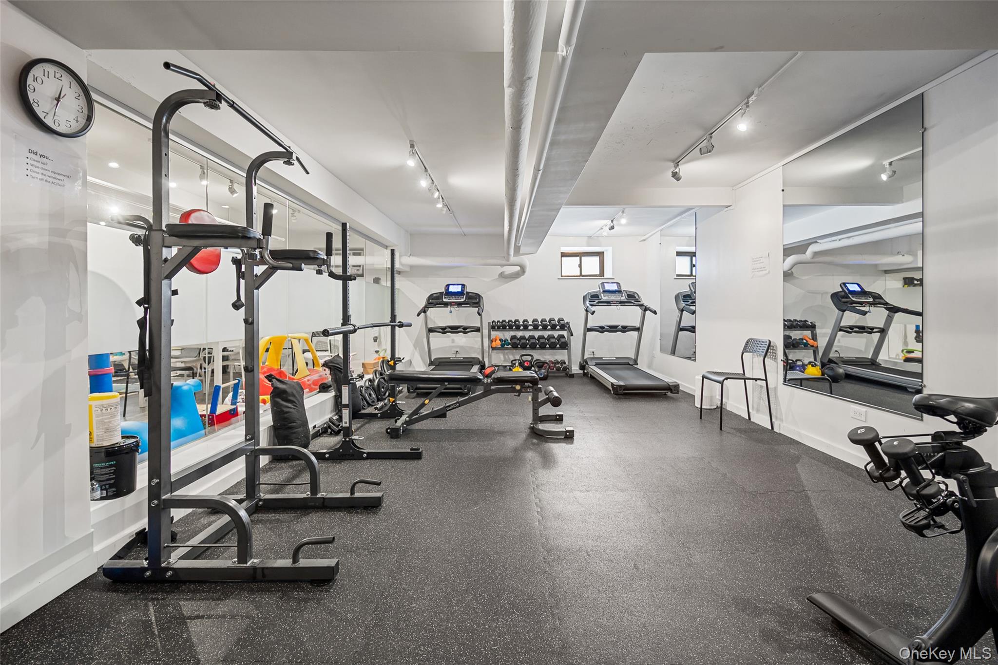 #16 photo, 385 Argyle Road, Brooklyn , NY 11218