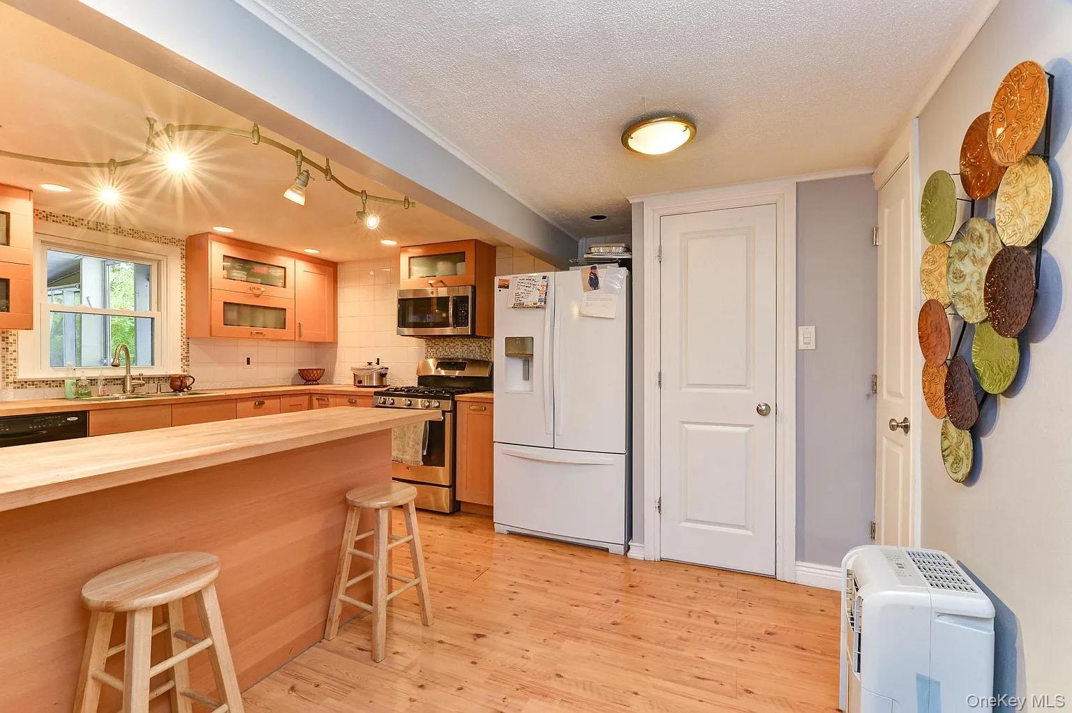 #2 photo, 14 Seabird Avenue, 뉴욕주 Spring Valley , NY 10977