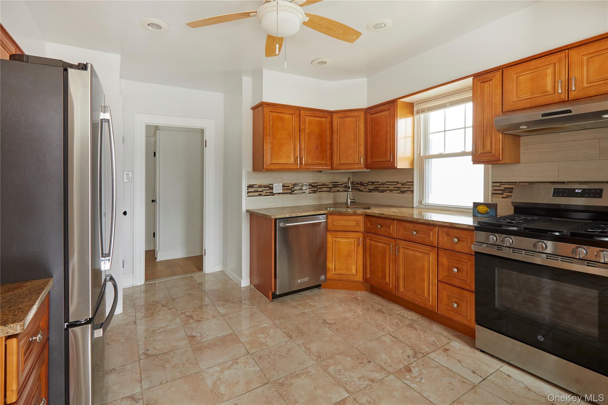 #6 photo, 18516 Galway Avenue, Saint Albans , NY 11412