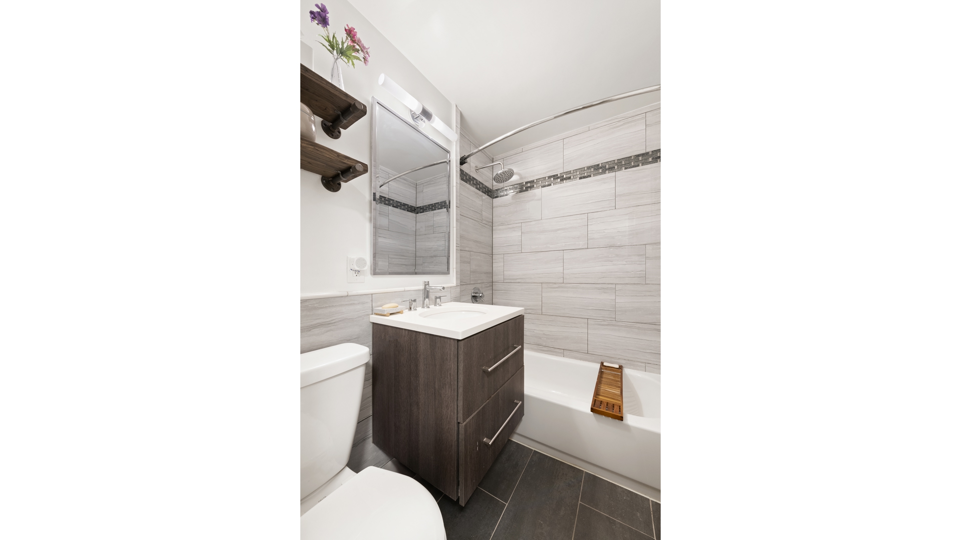 #6 photo, 16 W 16TH Street, Flatiron , NY 10011