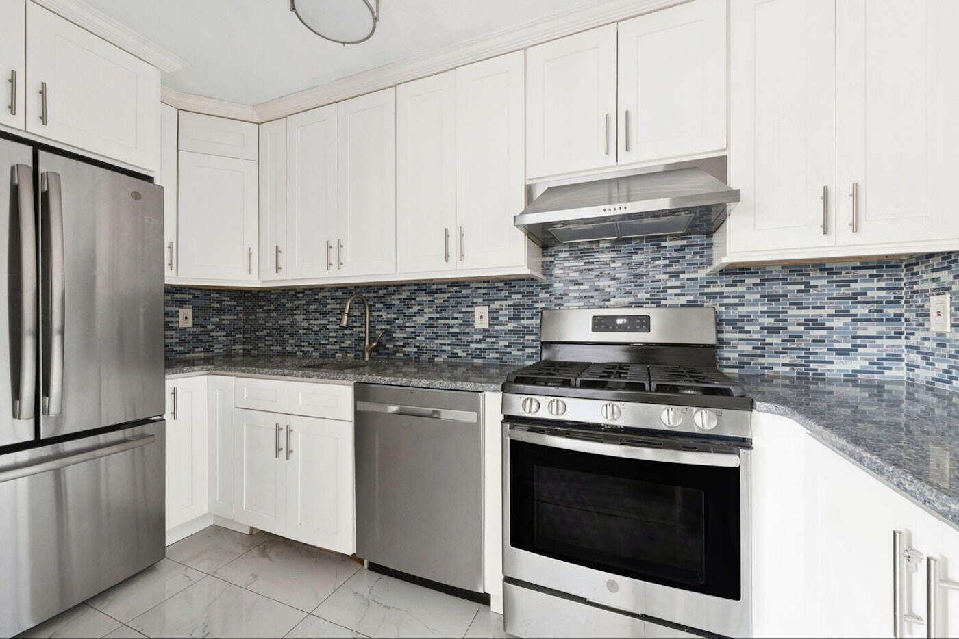 #6 photo, 1919 MADISON Avenue, South Harlem , NY 10035