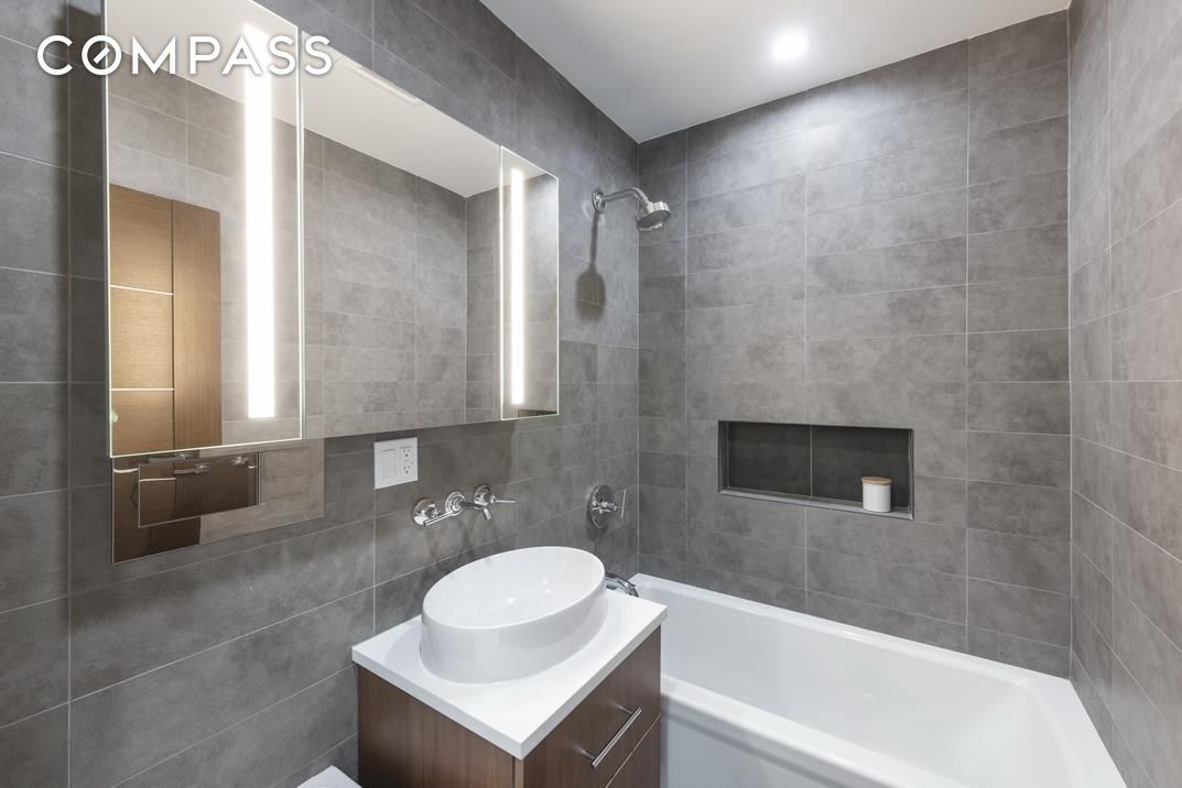 #8 photo, 261 Union Avenue, Williamsburg , NY 11211