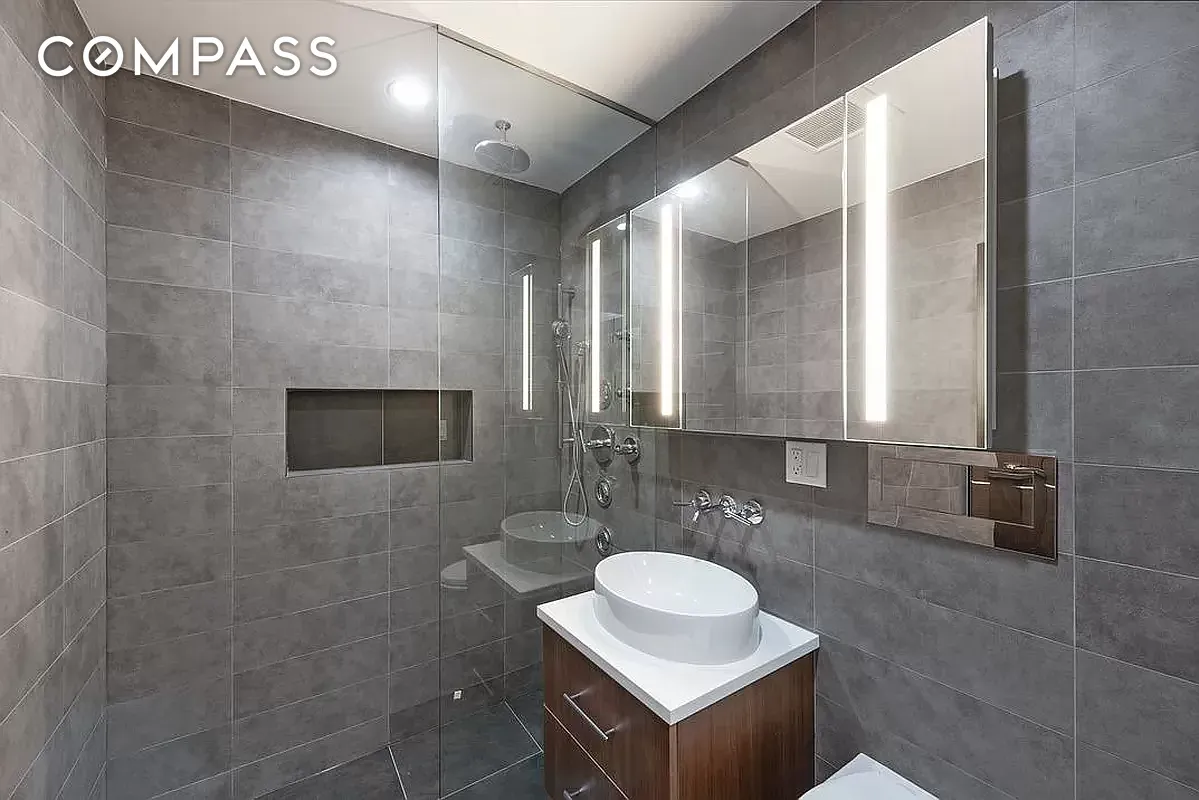 #9 photo, 261 Union Avenue, Williamsburg , NY 11211