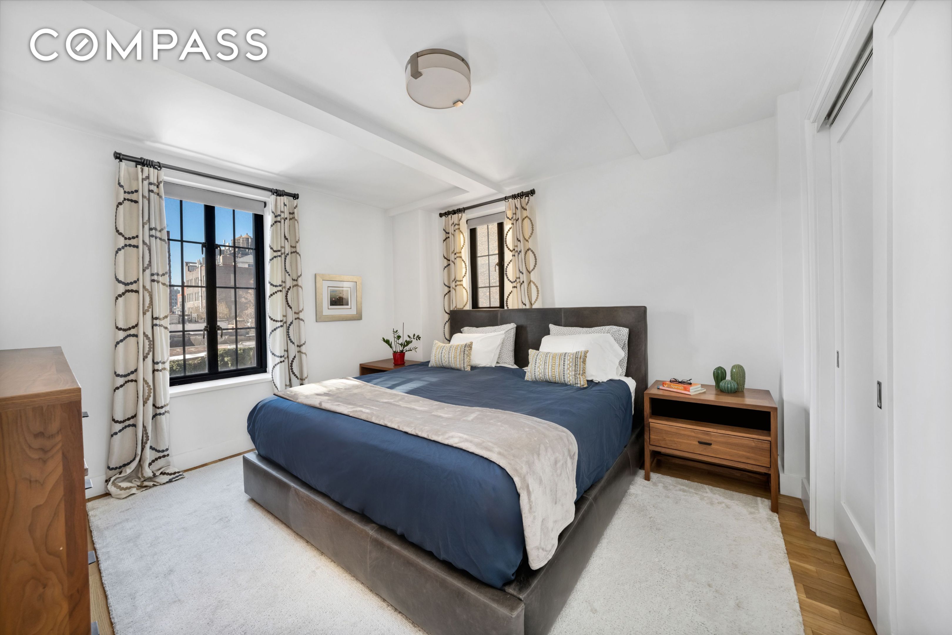 #5 photo, 201 W 16th Street, Chelsea , NY 10011