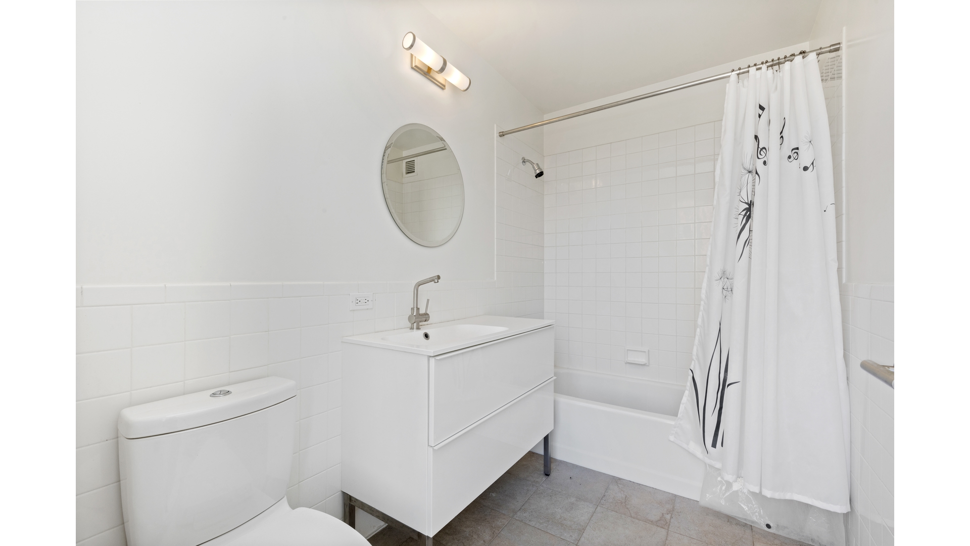 #5 photo, 111 W 67TH Street, Lincoln Square , NY 10023