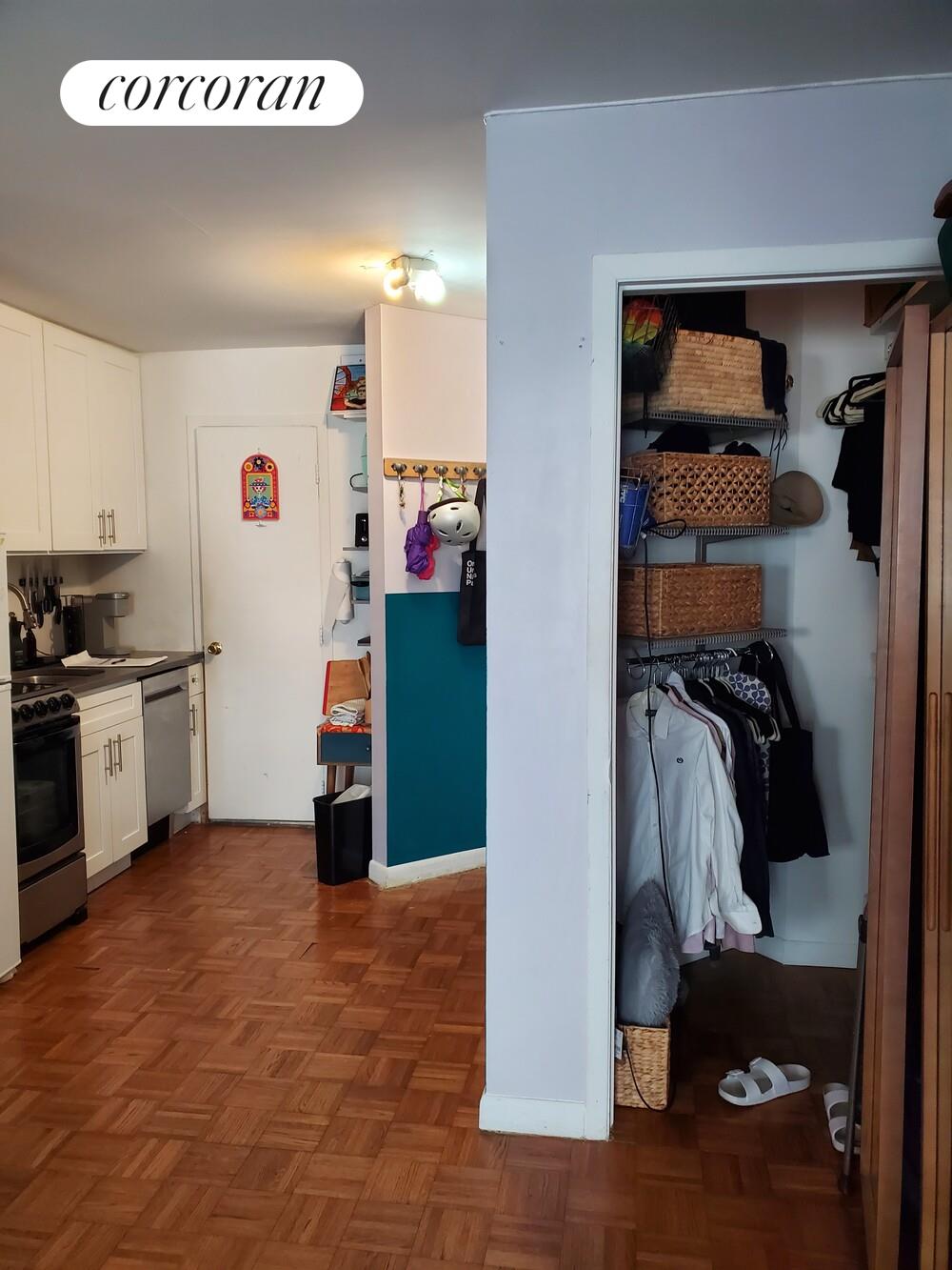 #2 photo, 52 E 13TH Street, Манхэттен ‖ Greenwich Village , NY 10003