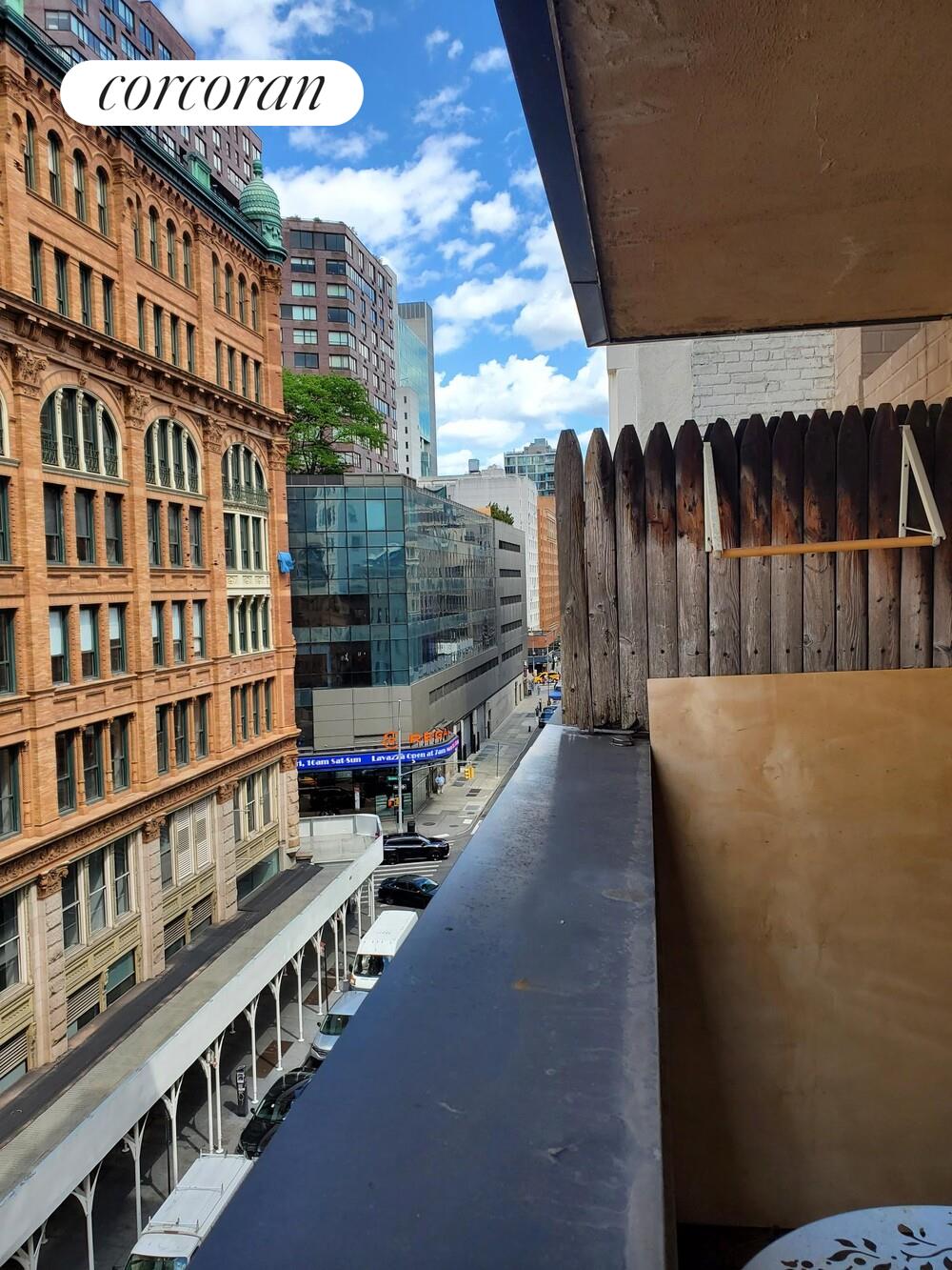 #4 photo, 52 E 13TH Street, Манхэттен ‖ Greenwich Village , NY 10003