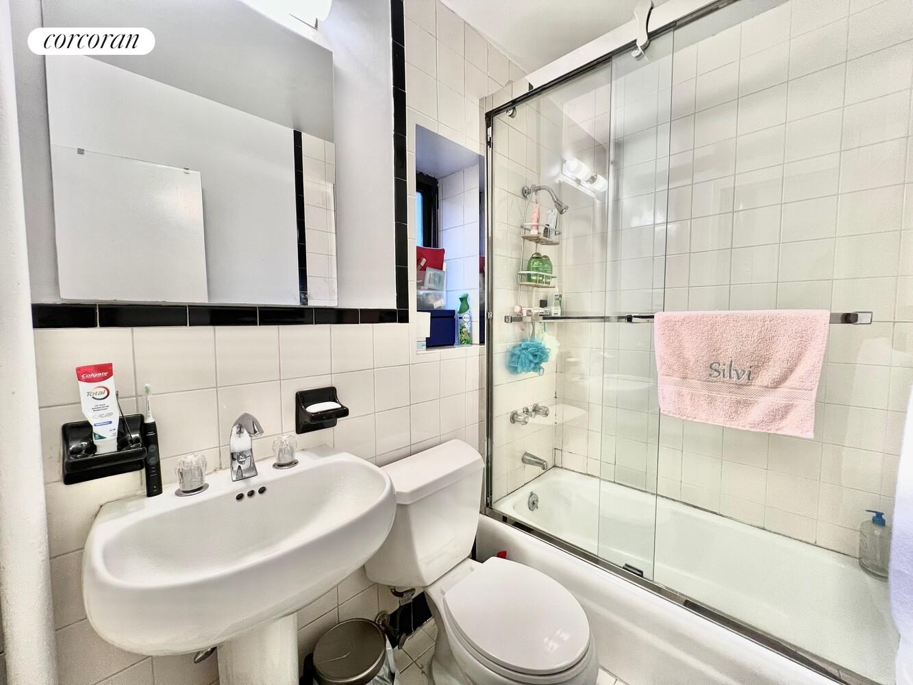 #5 photo, 339 E 57TH Street, 맨해튼 Sutton Place , NY 10022