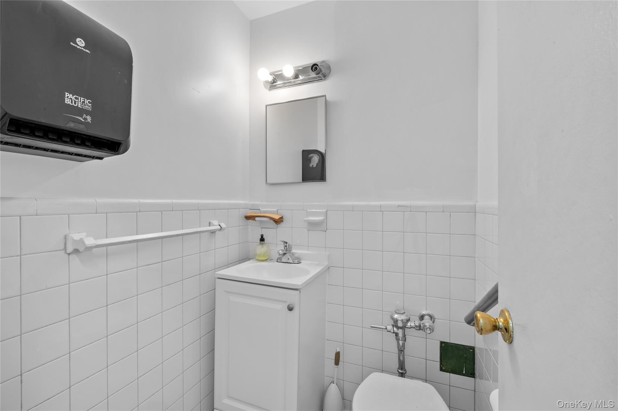 #5 photo, 15611 Aguilar Avenue, Flushing , NY 11367