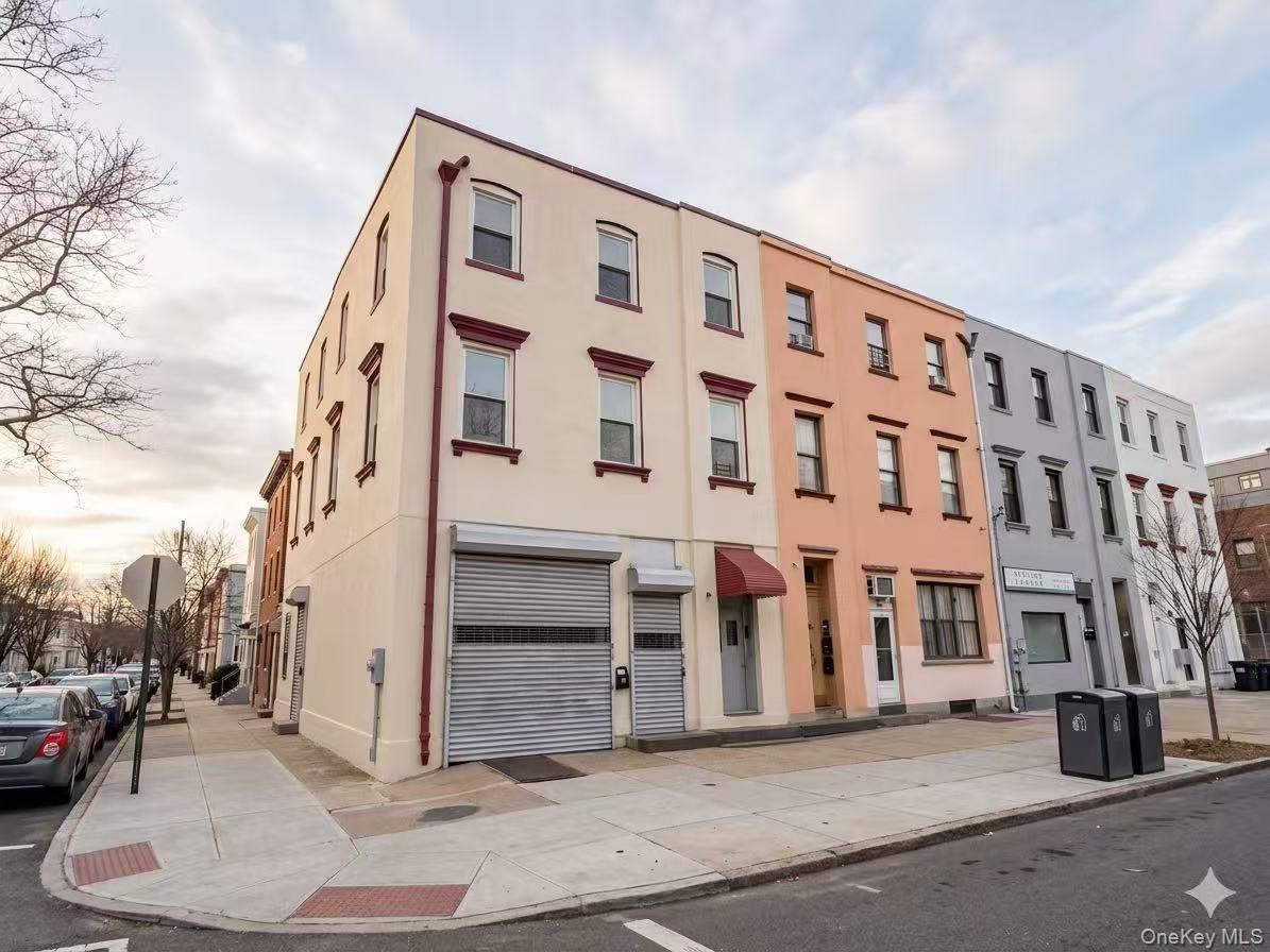 #1 photo, 126-01 18TH Avenue, 뉴욕퀸즈 College Point , NY 11356