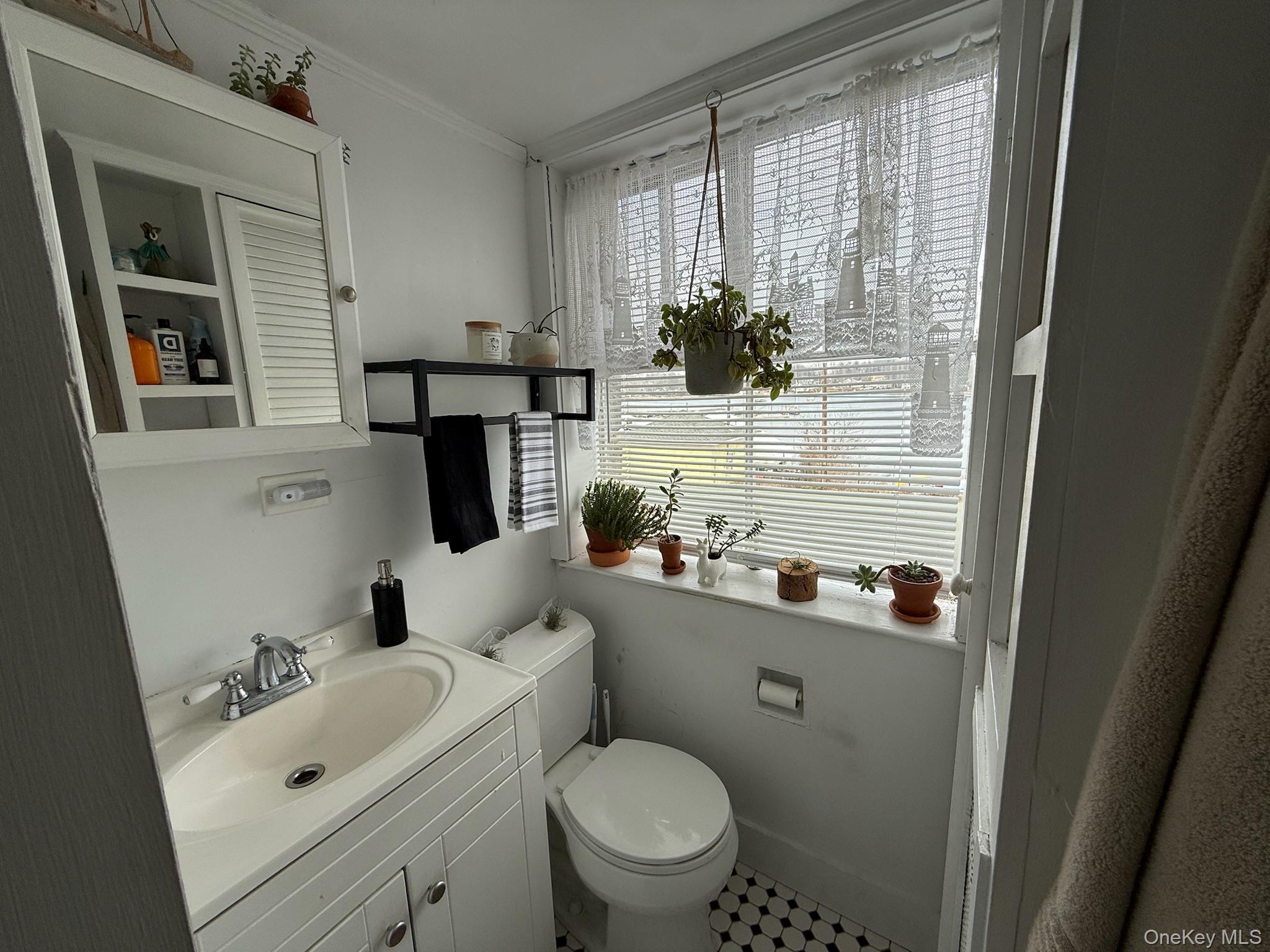 #9 photo, 293 W Shore Road, Huntington , NY 11743