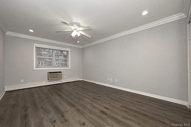 #8 photo, 30 Westgate Drive, Bohemia , NY 11716