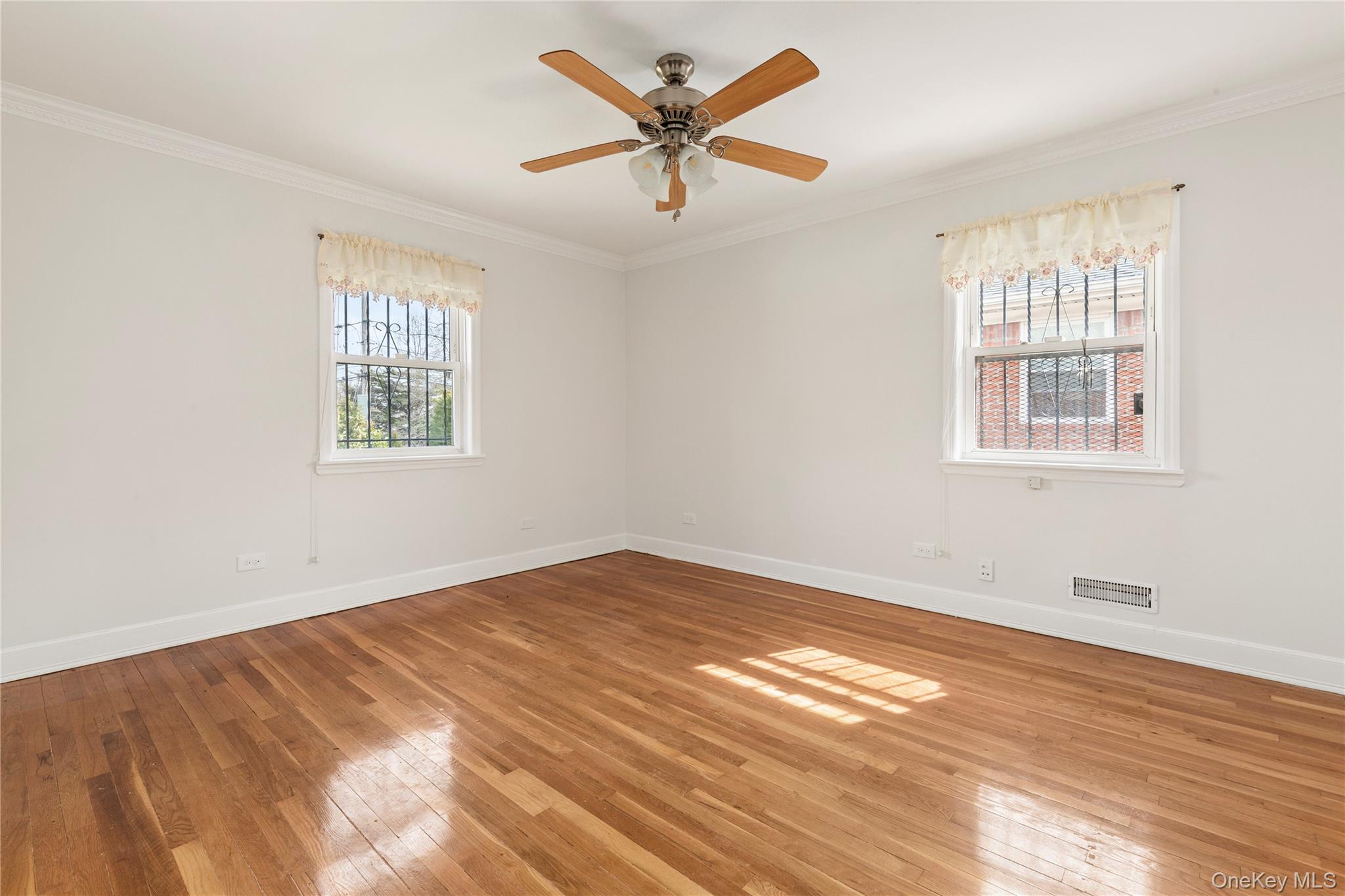 #10 photo, 2615 Clearview Expressway, Bayside , NY 11360