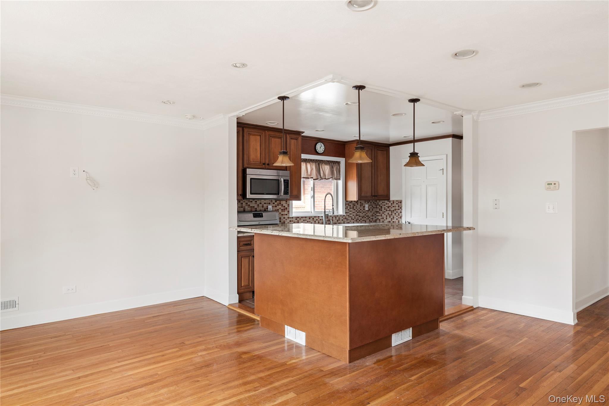 #6 photo, 2615 Clearview Expressway, Bayside , NY 11360