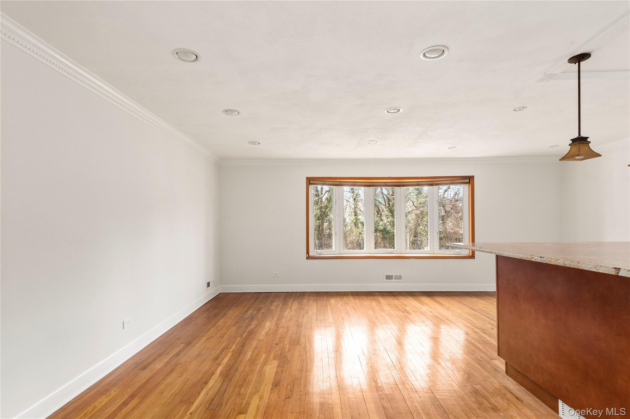 #7 photo, 2615 Clearview Expressway, Bayside , NY 11360