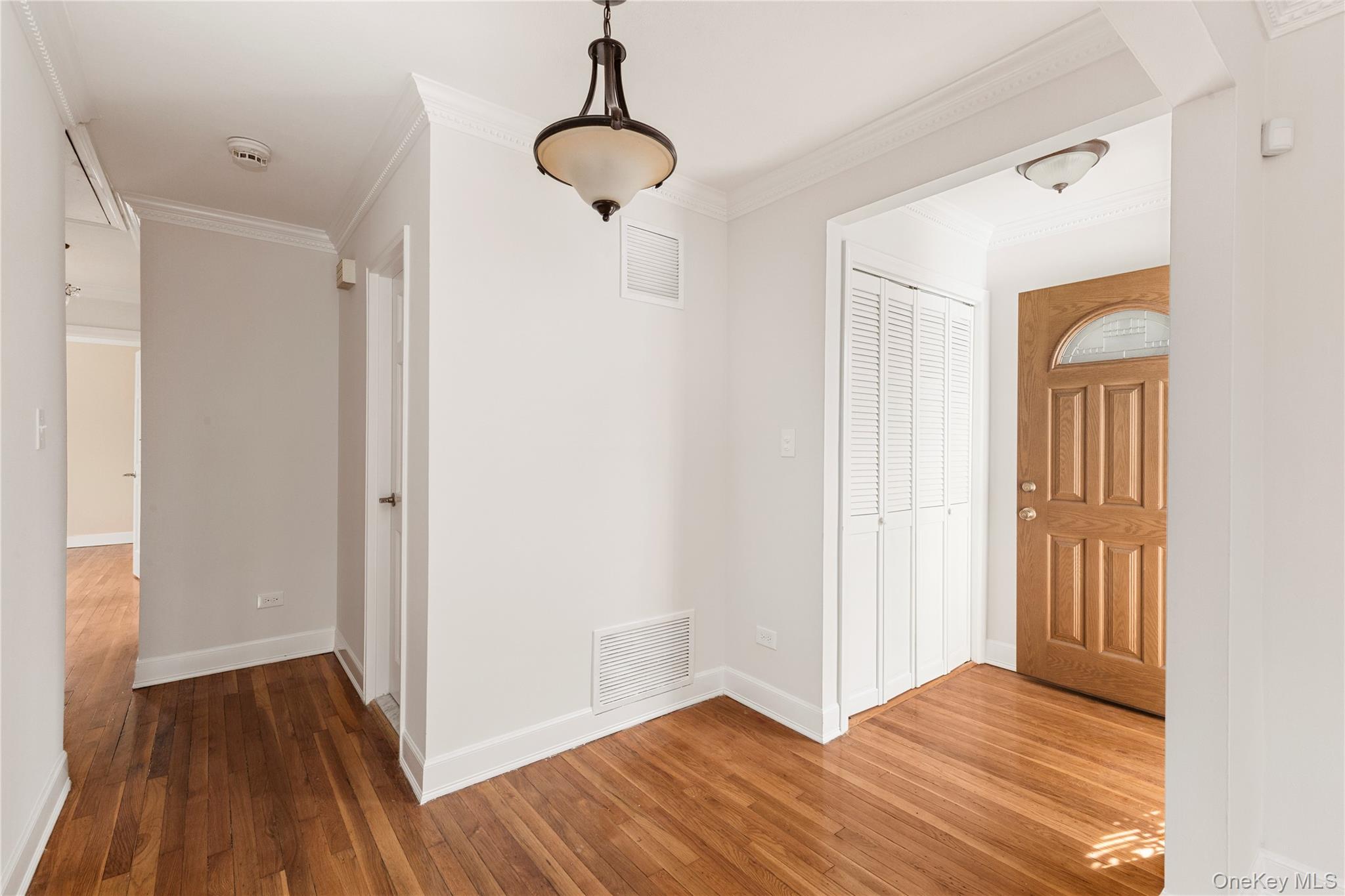 #8 photo, 2615 Clearview Expressway, Bayside , NY 11360