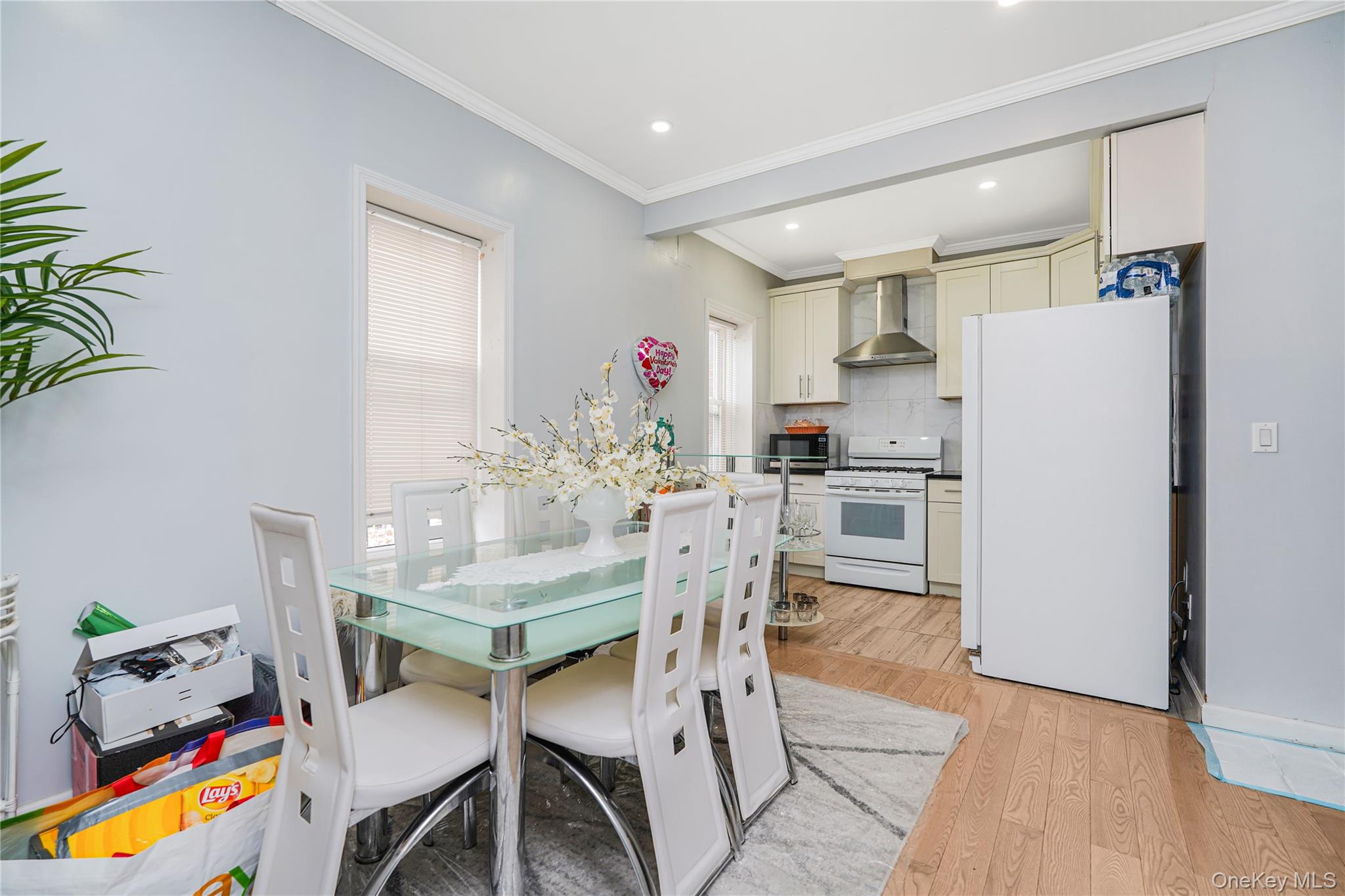 #9 photo, 7302 13th Avenue, הברונקס Brooklyn , NY 11228