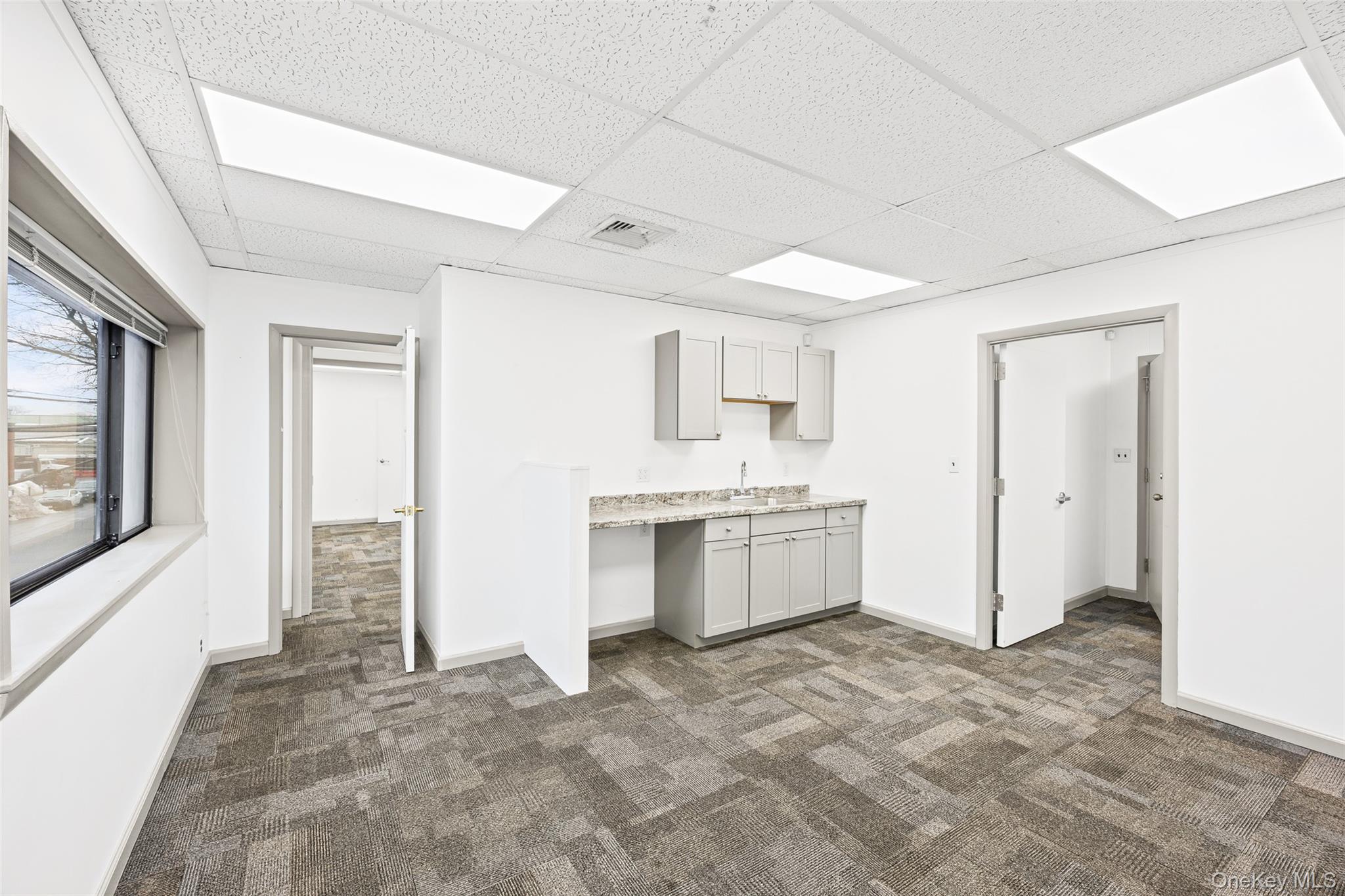 #16 photo, 100 2nd Street, מחוז נסאו Mineola , NY 11501