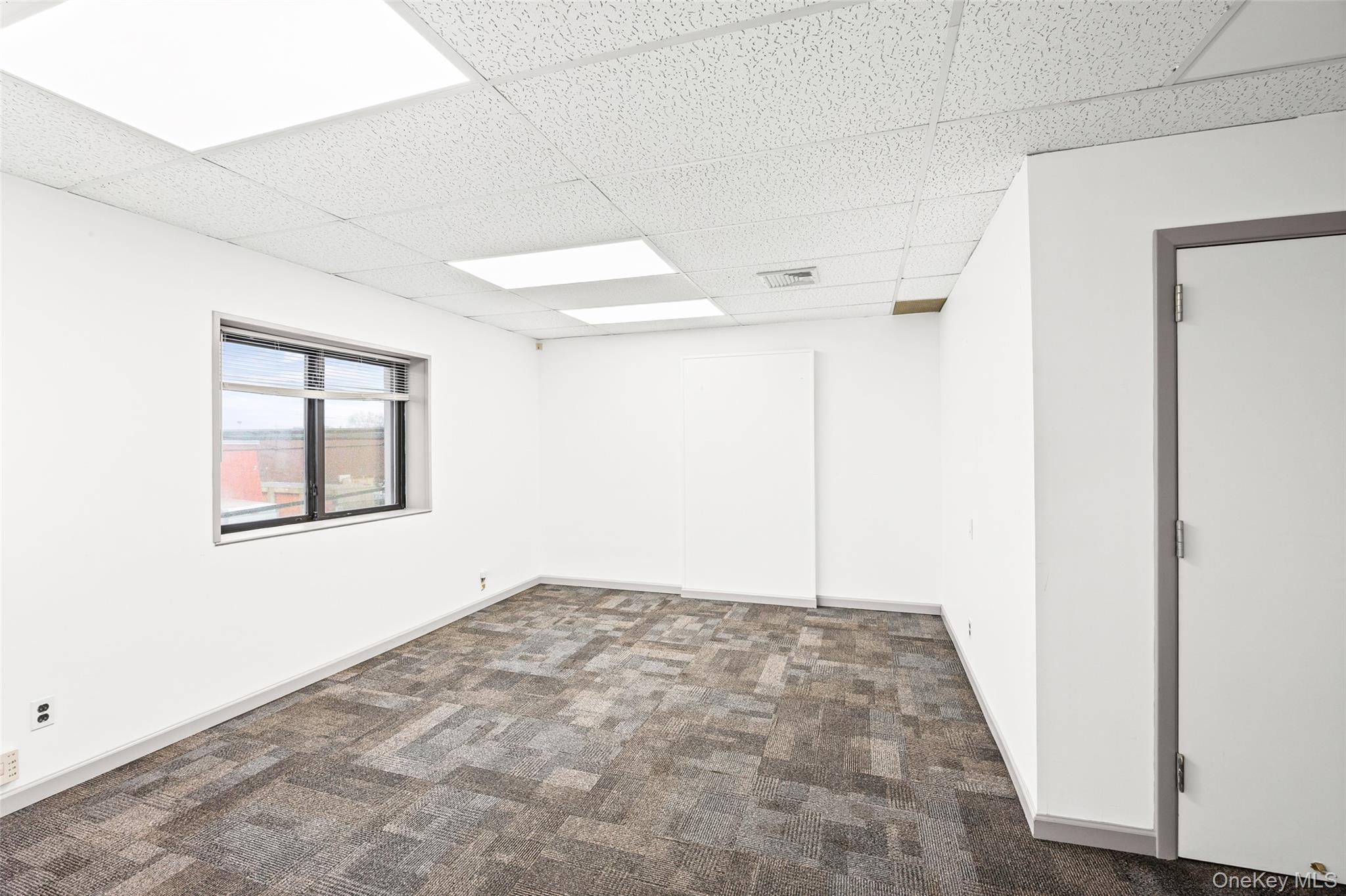 #6 photo, 100 2nd Street, מחוז נסאו Mineola , NY 11501