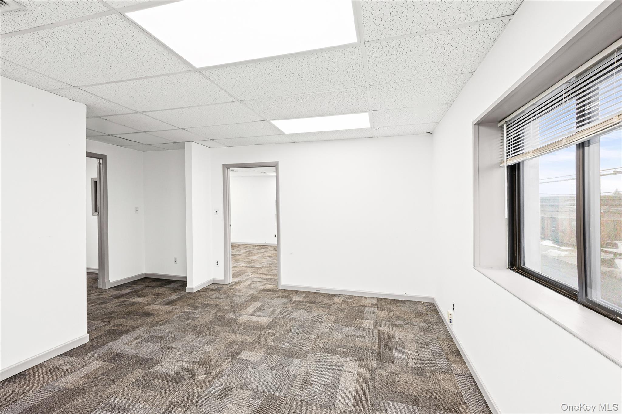 #8 photo, 100 2nd Street, מחוז נסאו Mineola , NY 11501