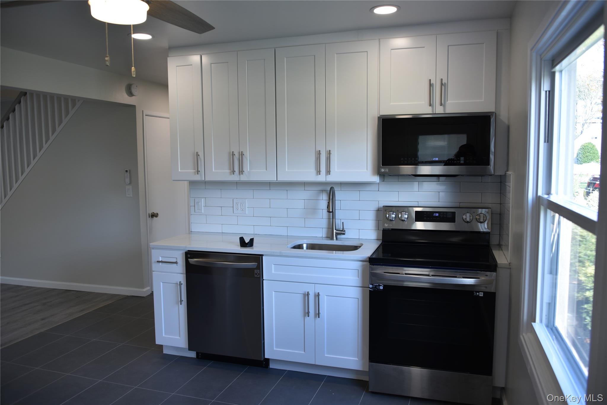 #4 photo, 55 Acre Lane, Hicksville , NY 11801