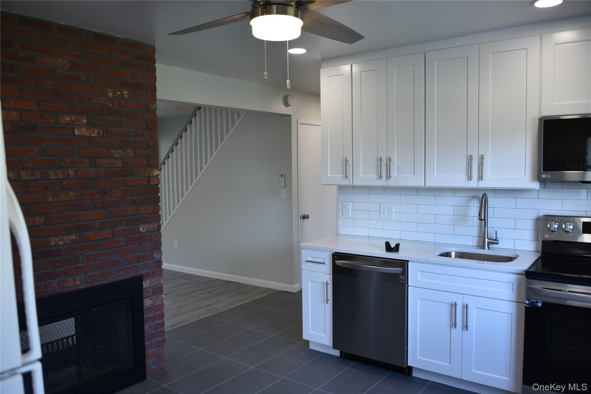 #5 photo, 55 Acre Lane, Hicksville , NY 11801