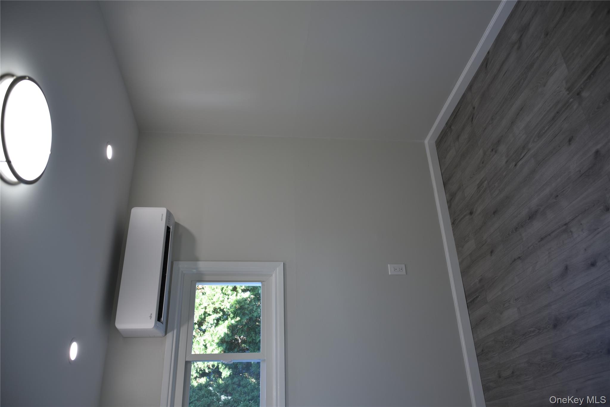 #7 photo, 55 Acre Lane, Hicksville , NY 11801