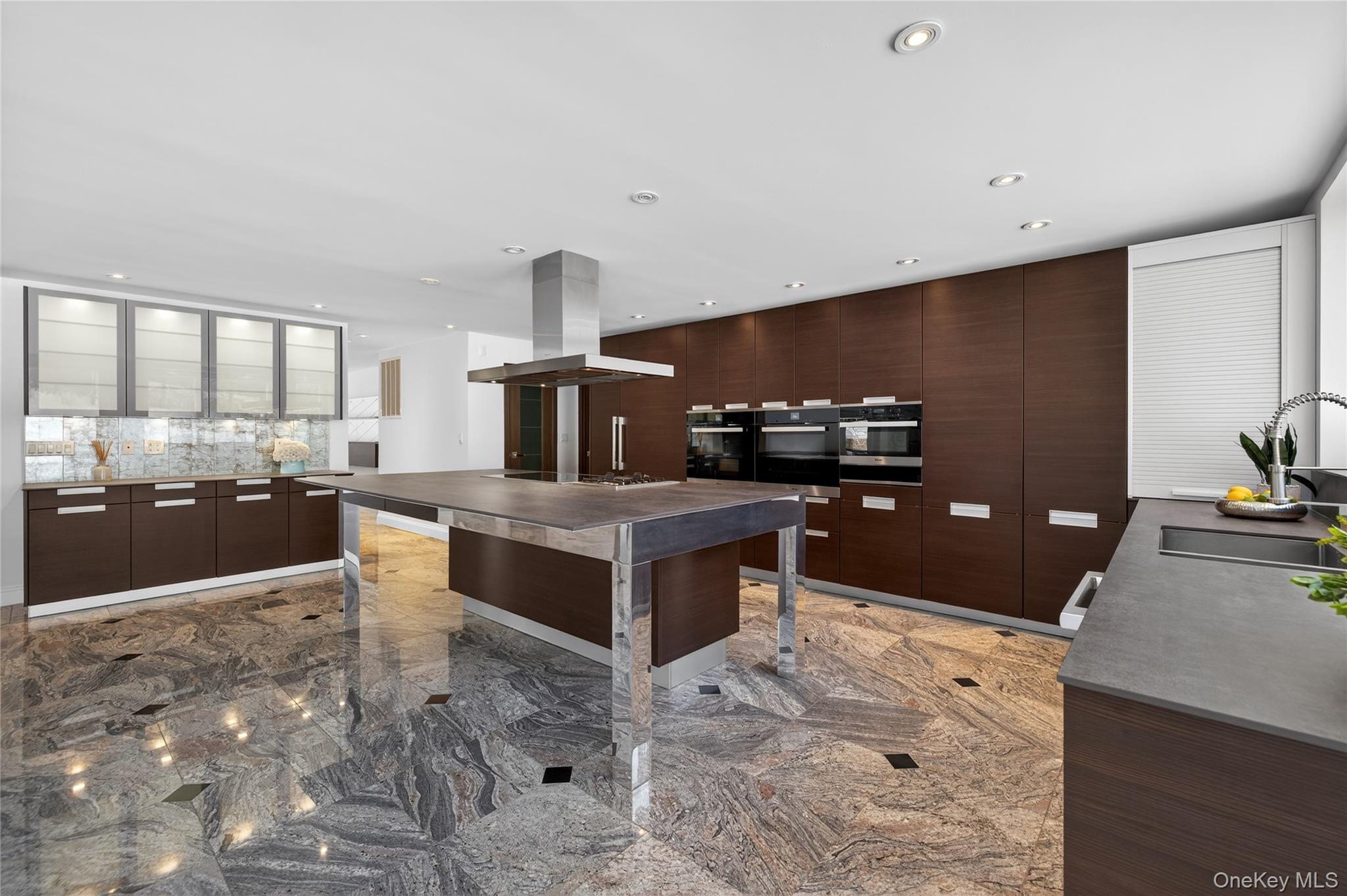 #10 photo, 48 Westwood Court, Woodbury , NY 11797