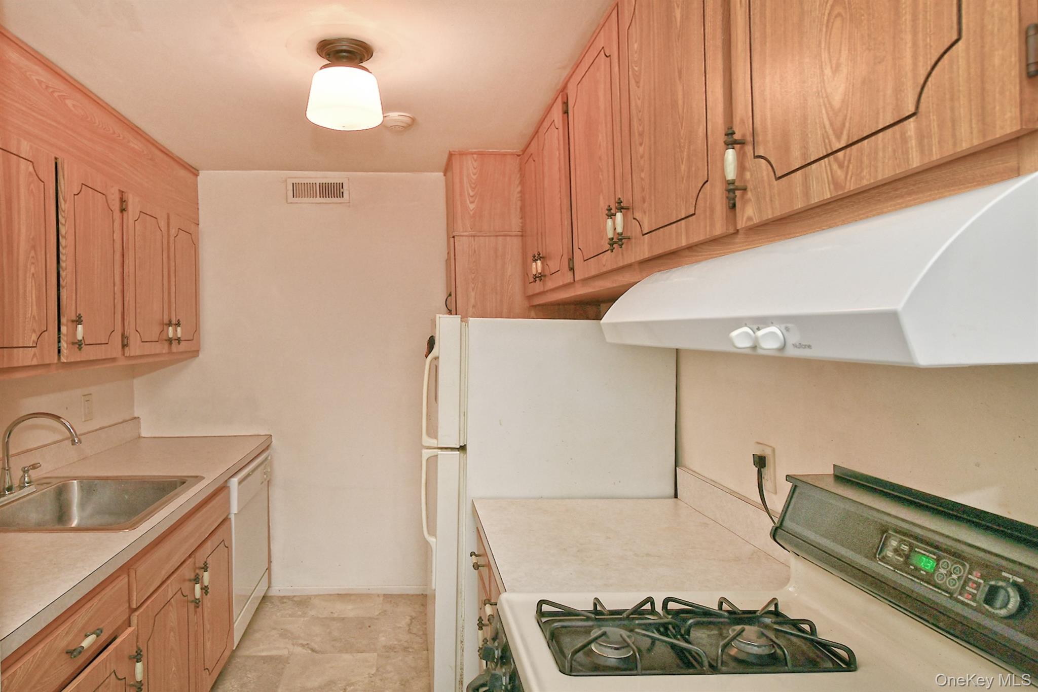 #11 photo, 57 Artist Lake Drive, Middle Island , NY 11953