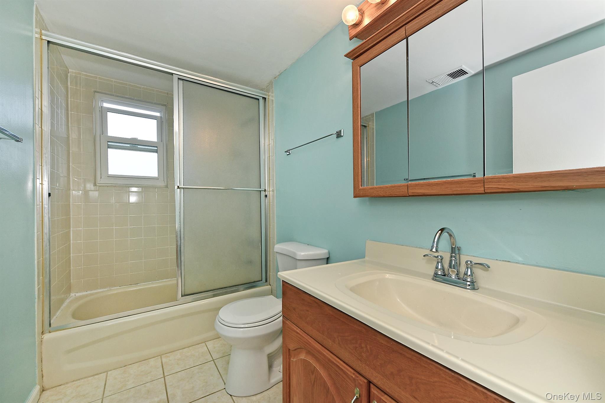 #17 photo, 57 Artist Lake Drive, Middle Island , NY 11953