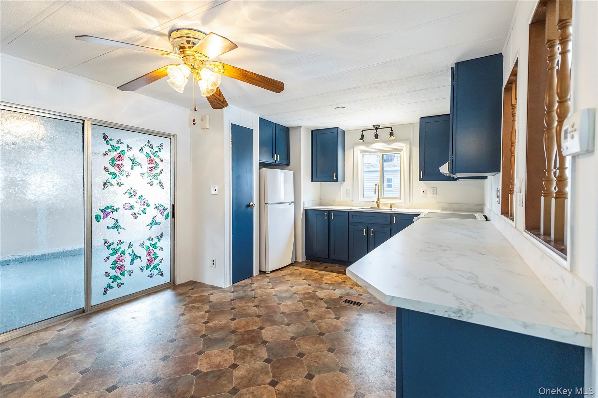 #14 photo, 525 Riverleigh Avenue, מחוז סאפוק Riverhead , NY 11901