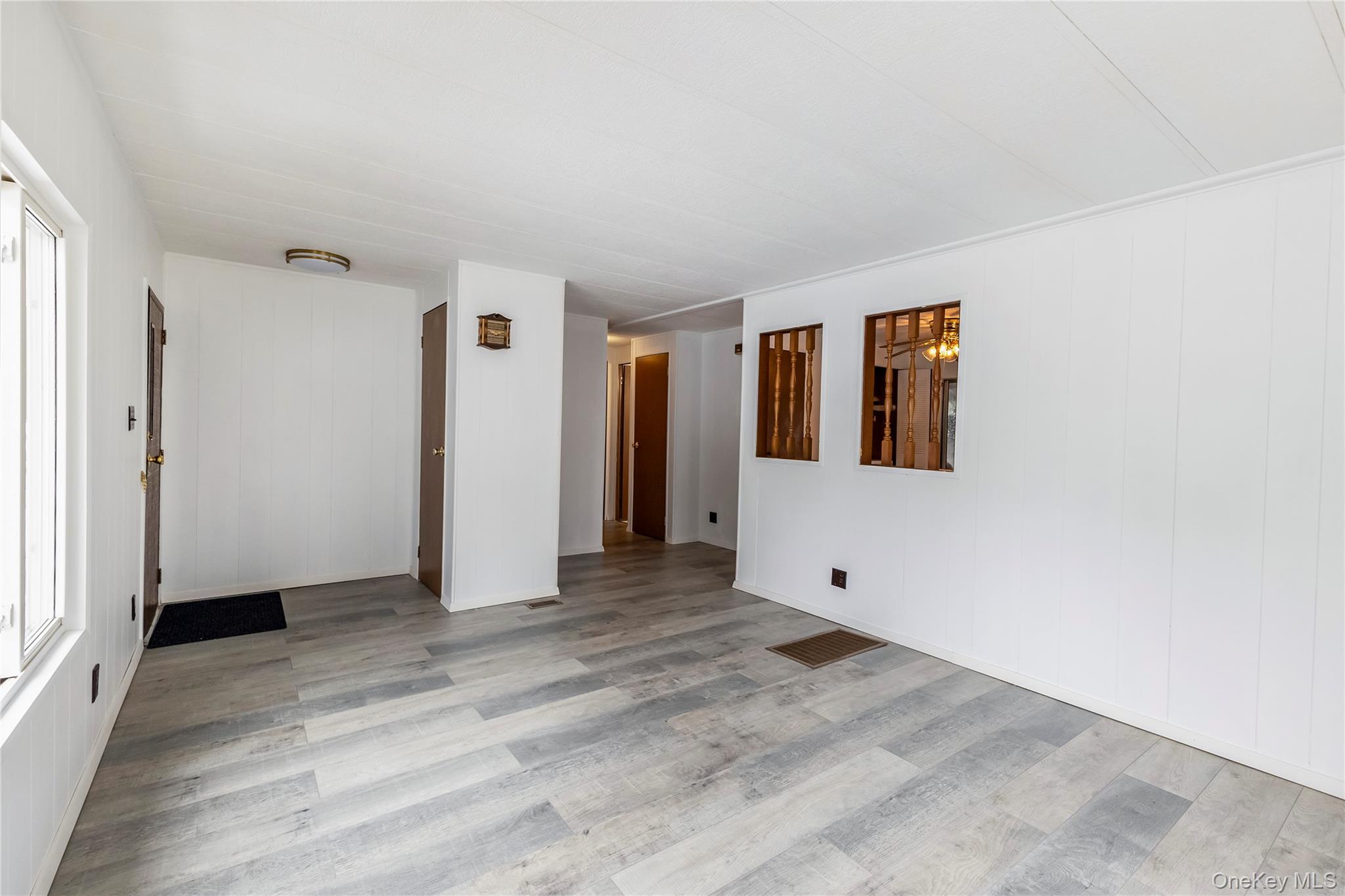 #5 photo, 525 Riverleigh Avenue, מחוז סאפוק Riverhead , NY 11901